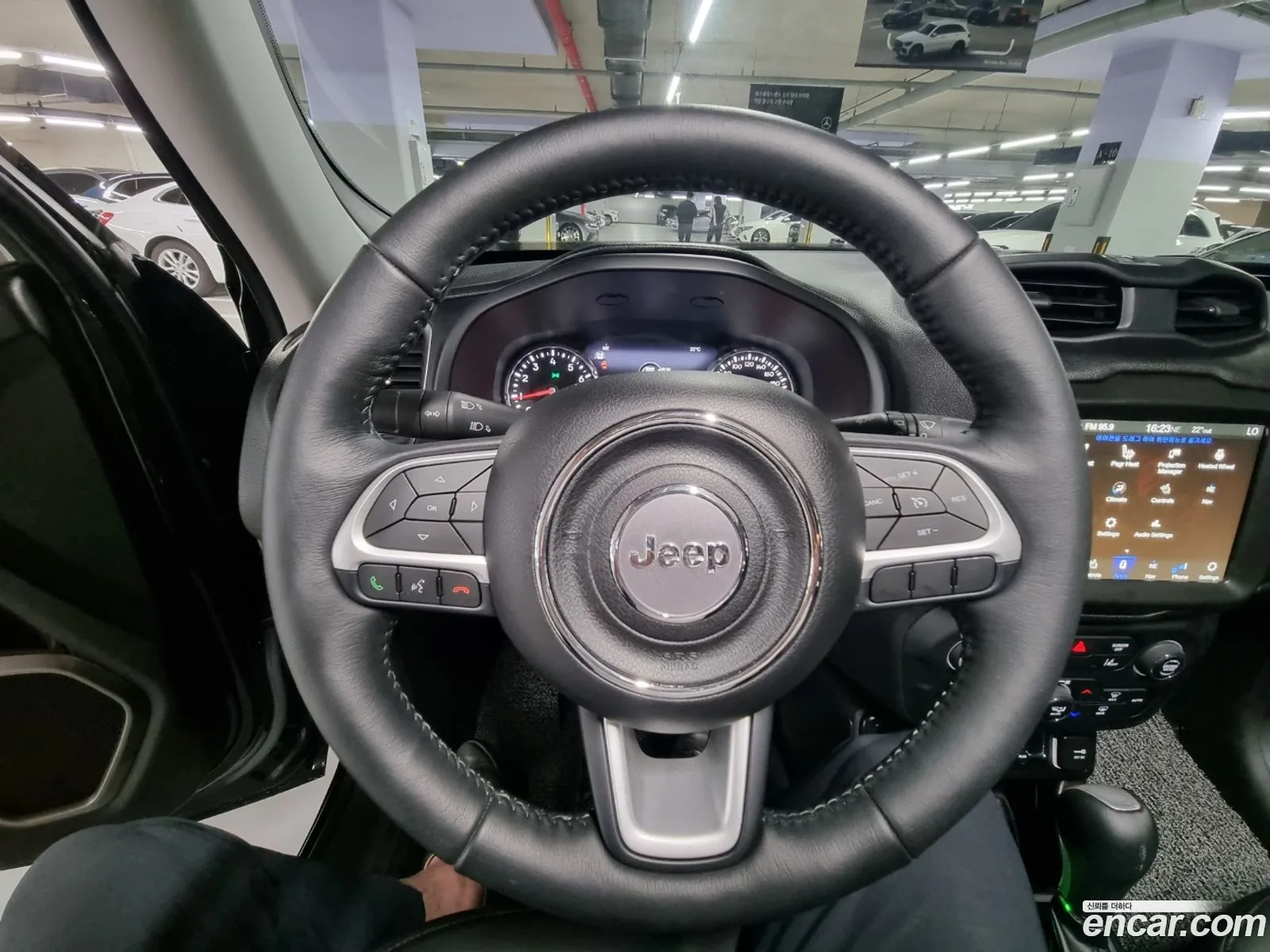Jeep Renegade 2023 — 19