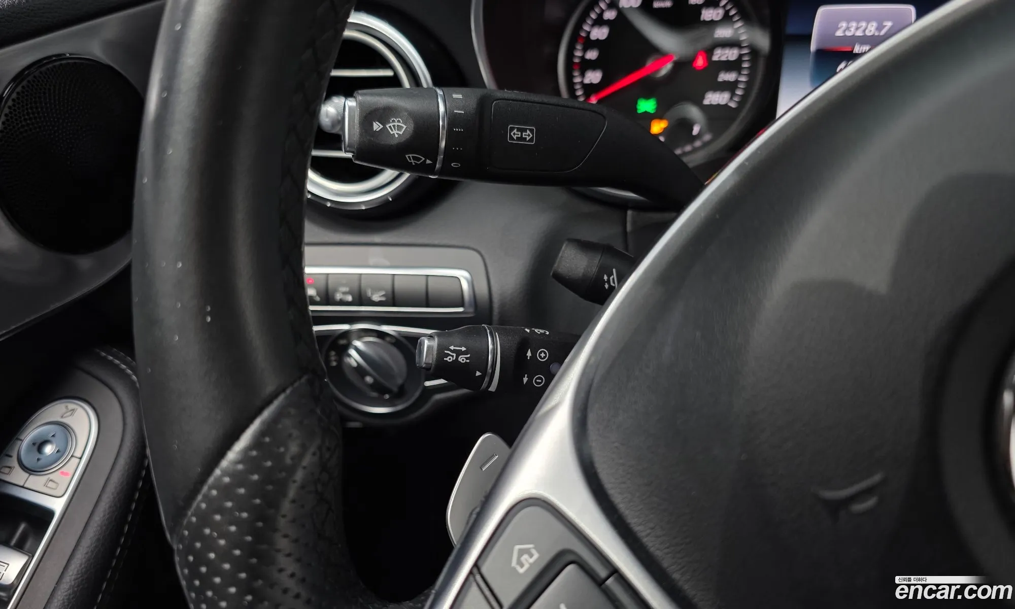 Mercedes-Benz C-Class W205 2018 — 17