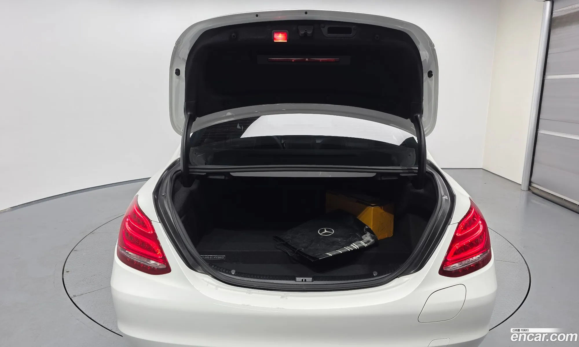 Mercedes-Benz C-Class W205 2018 — 2