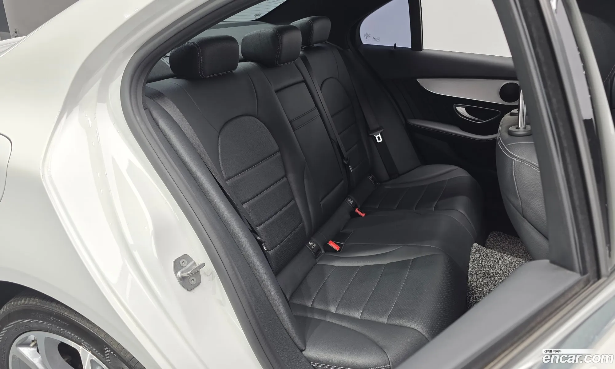 Mercedes-Benz C-Class W205 2018 — 28