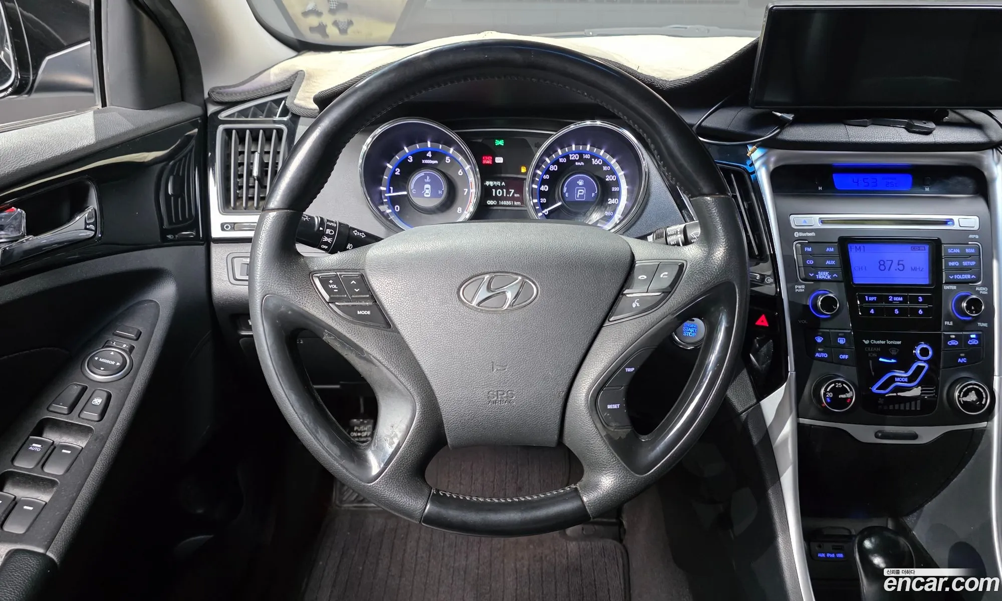 Hyundai YF Sonata 2009 — 18