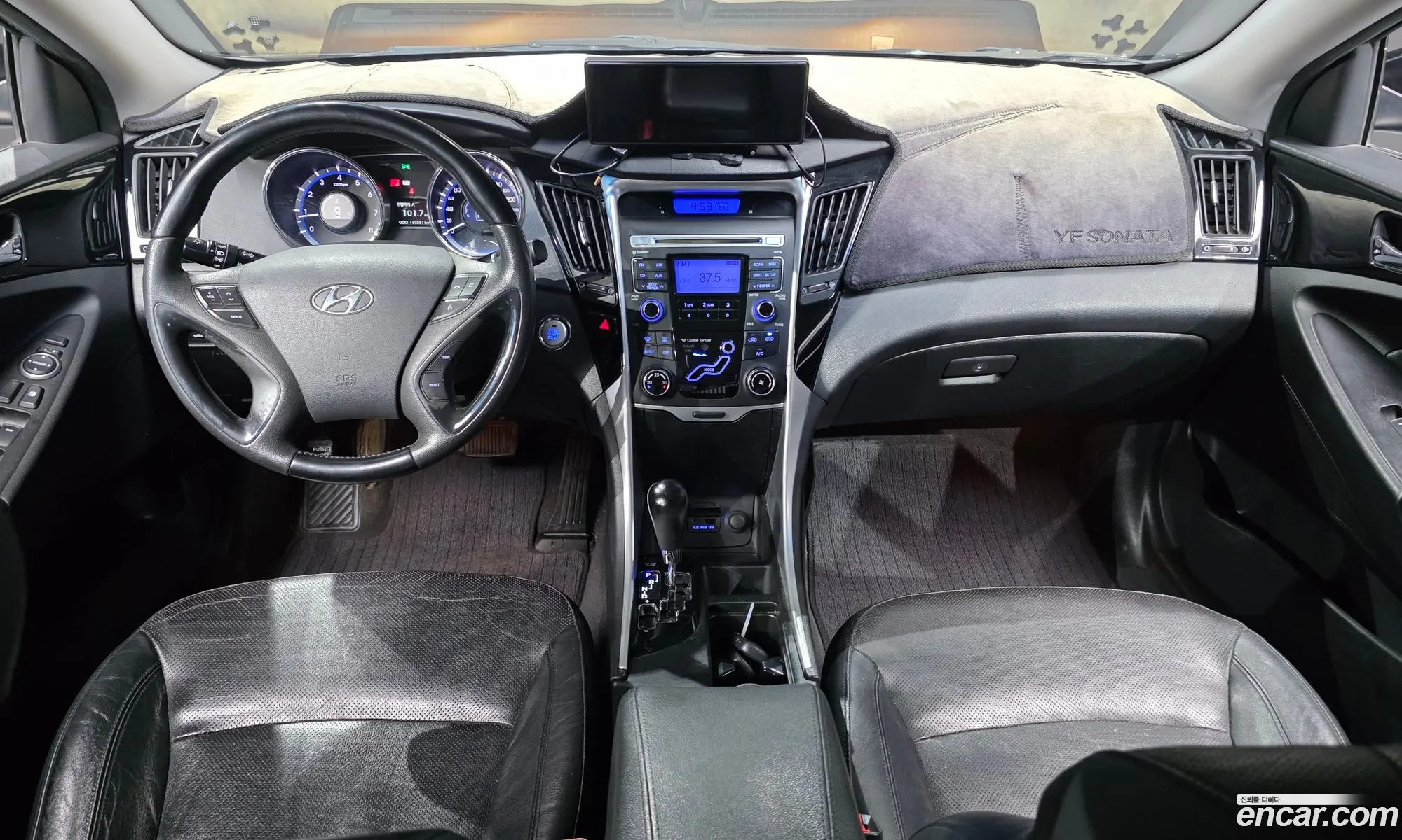 Hyundai YF Sonata 2009 — 19