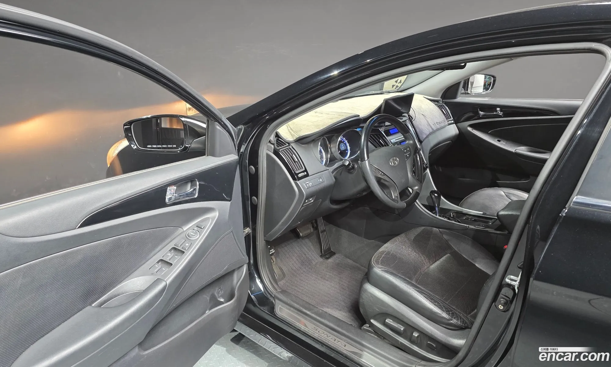 Hyundai YF Sonata 2009 — 6