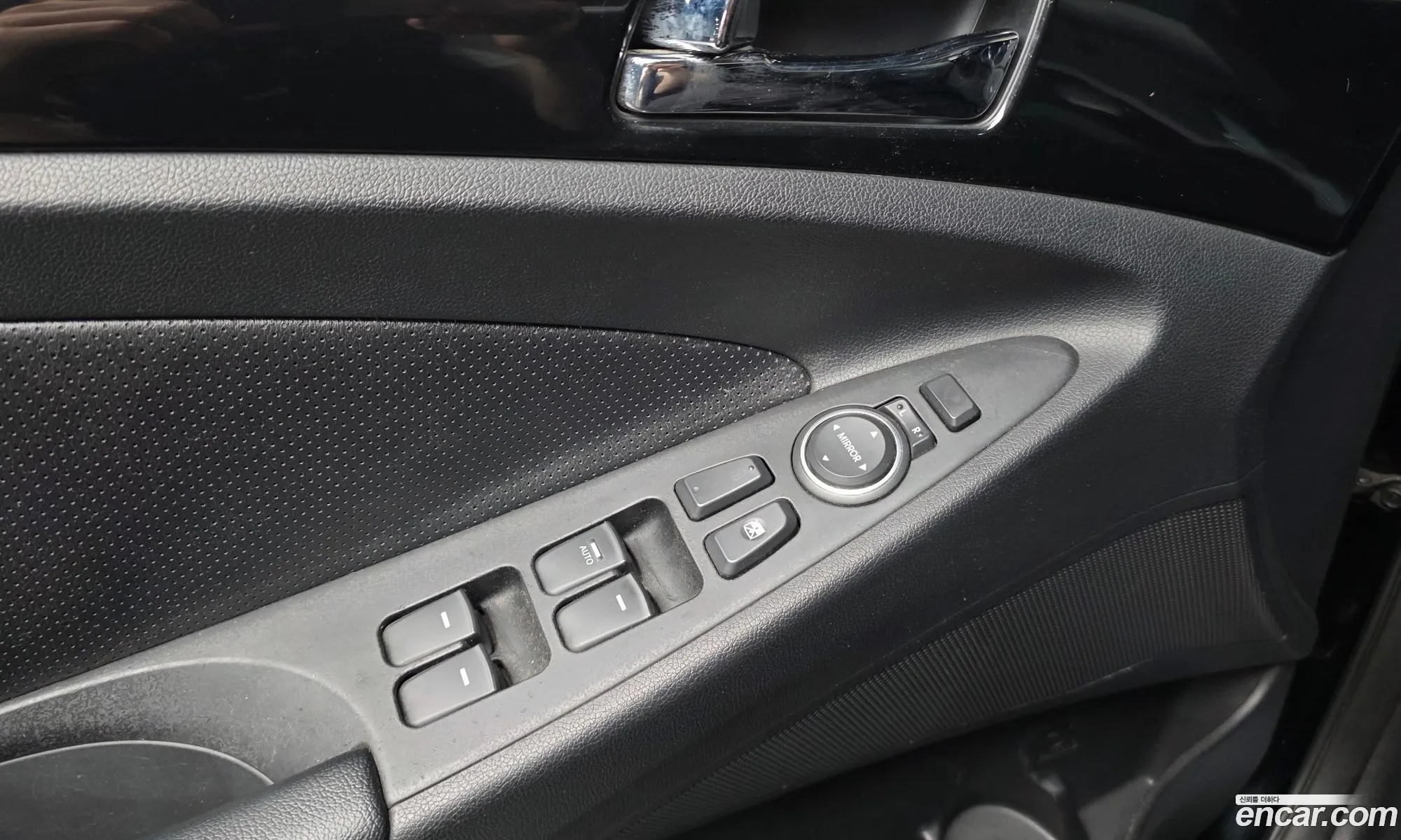 Hyundai YF Sonata 2009 — 2