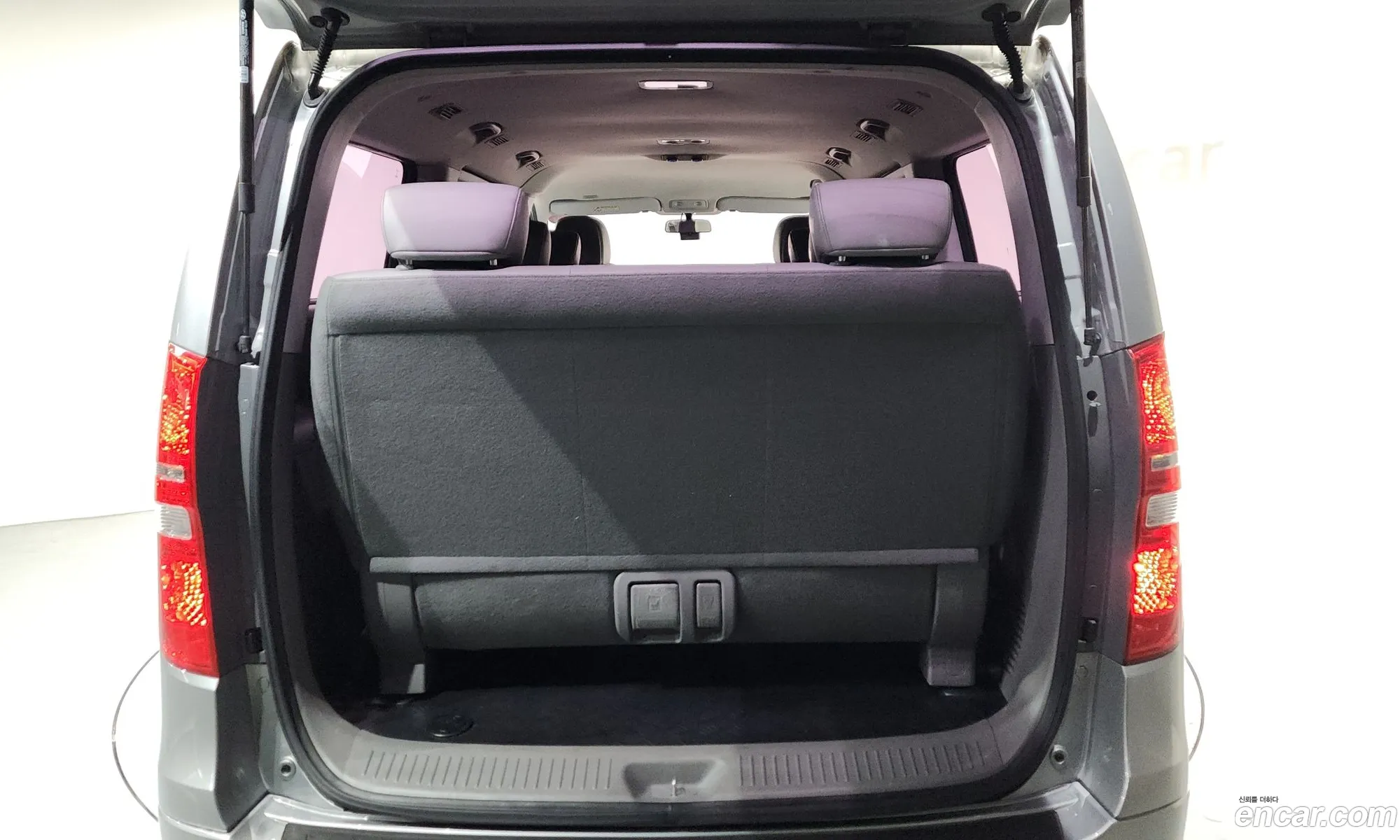 Hyundai Grand Starex 2020 — 17