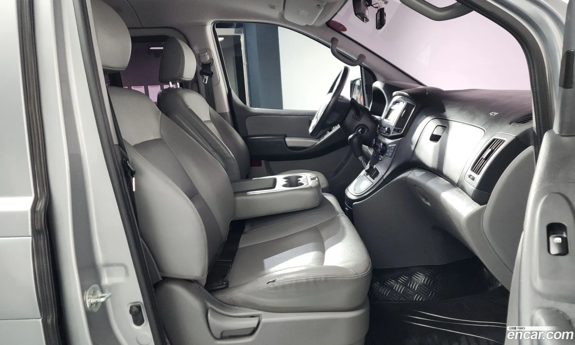 Hyundai Grand Starex 2020 — 31