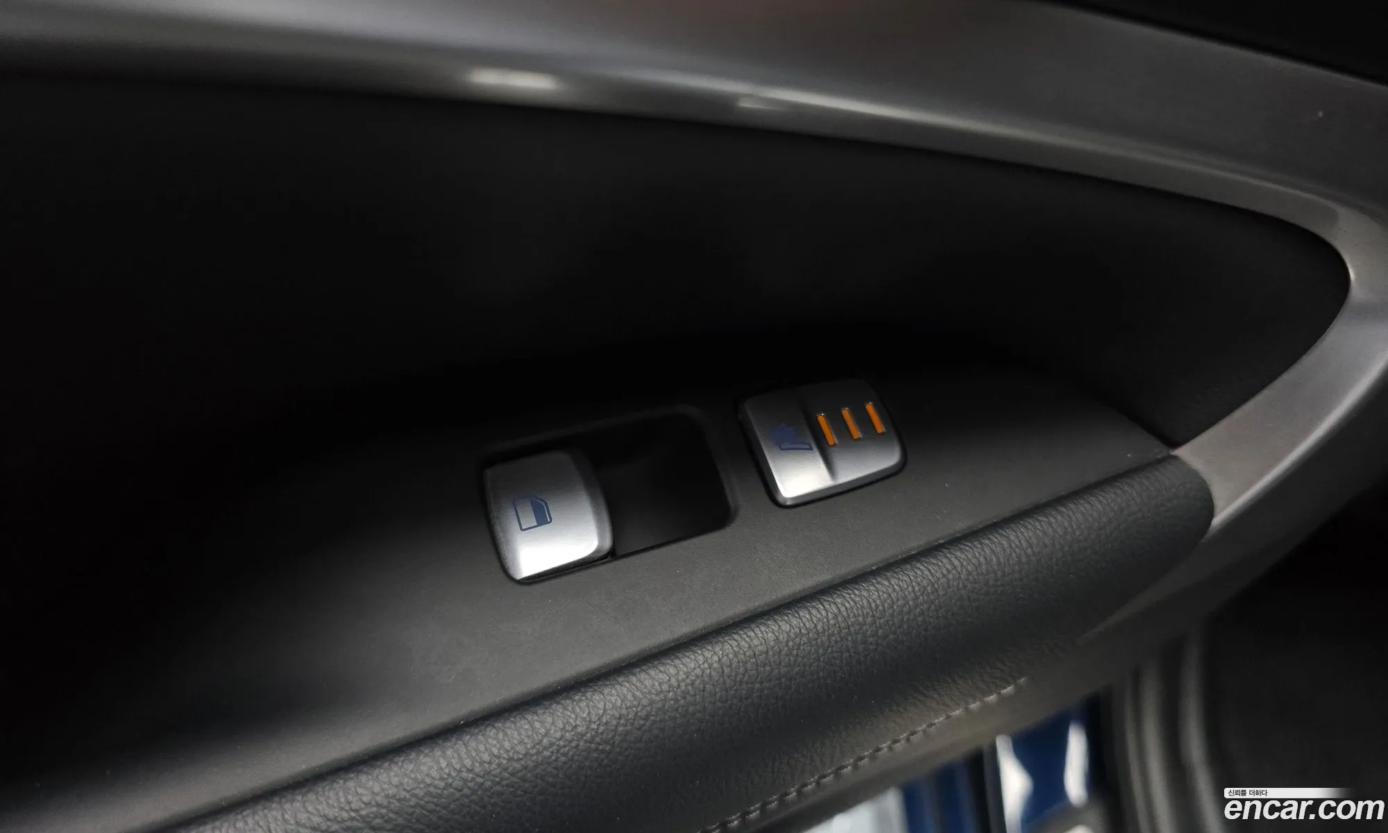 Genesis G70 2019 — 21