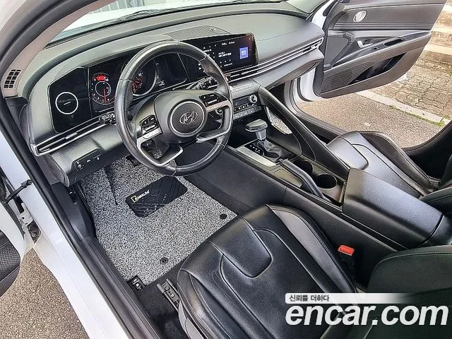 Hyundai Elantra 2022 — 4