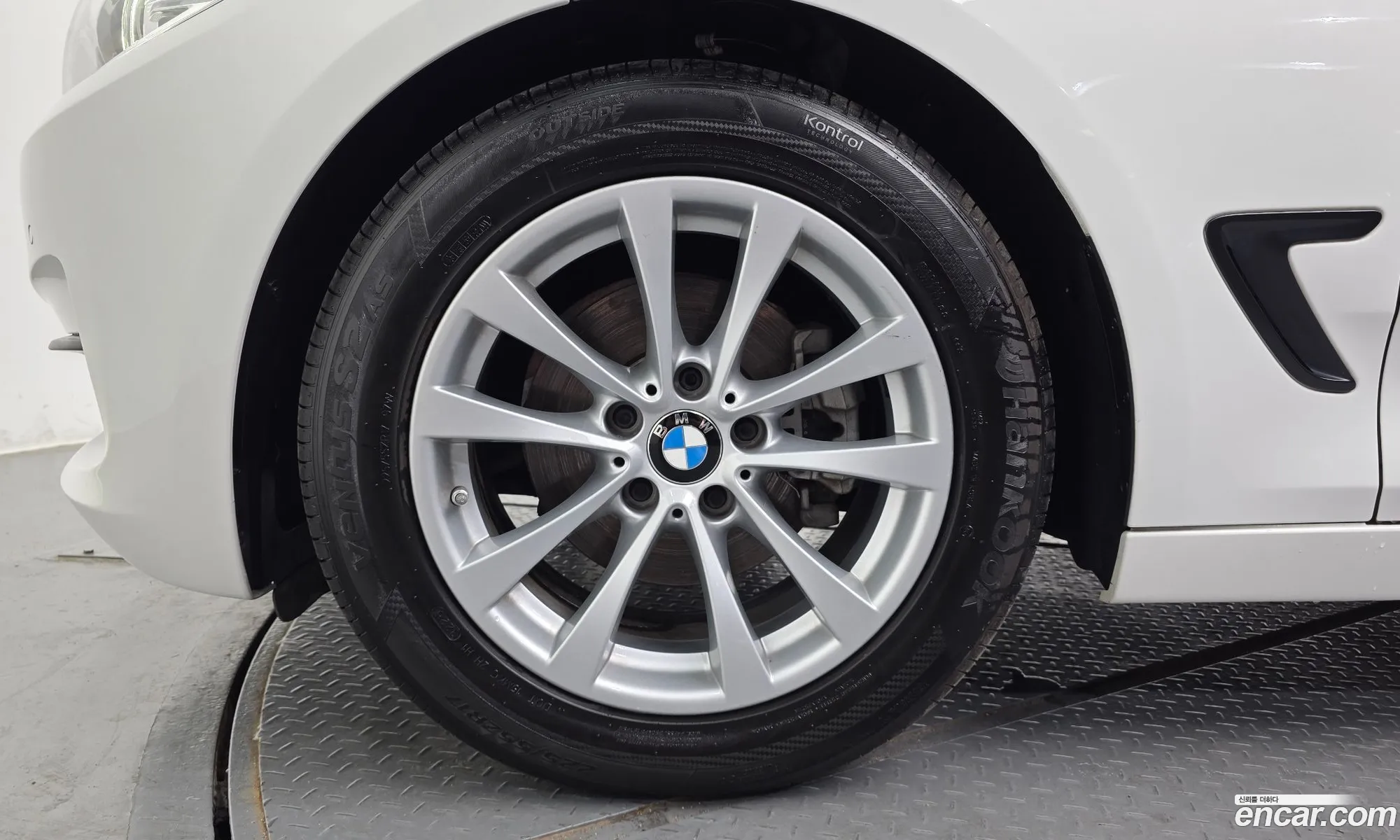BMW 3 Series GT 2017 WBA8T510XHG790932 — 8