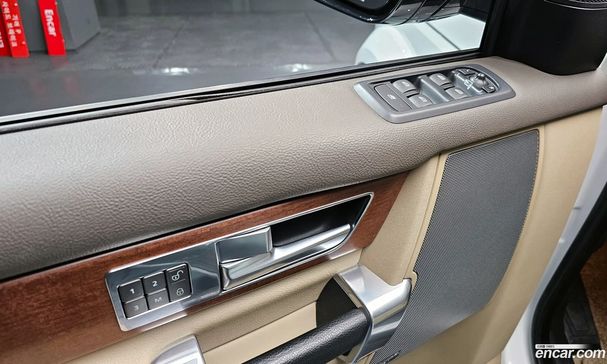 Land Rover Discovery 4 2016 — 2