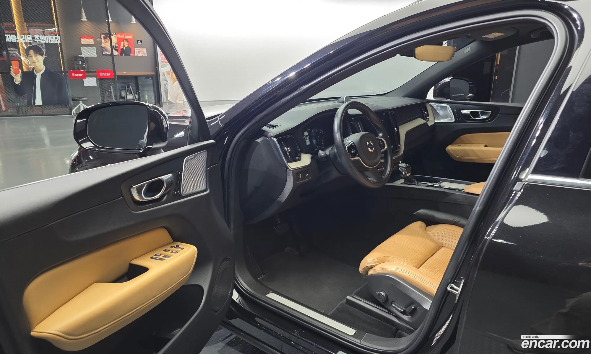 Volvo XC60 2018 — 19