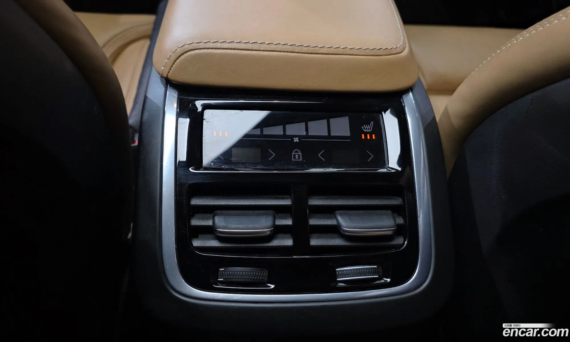 Volvo XC60 2018 — 27