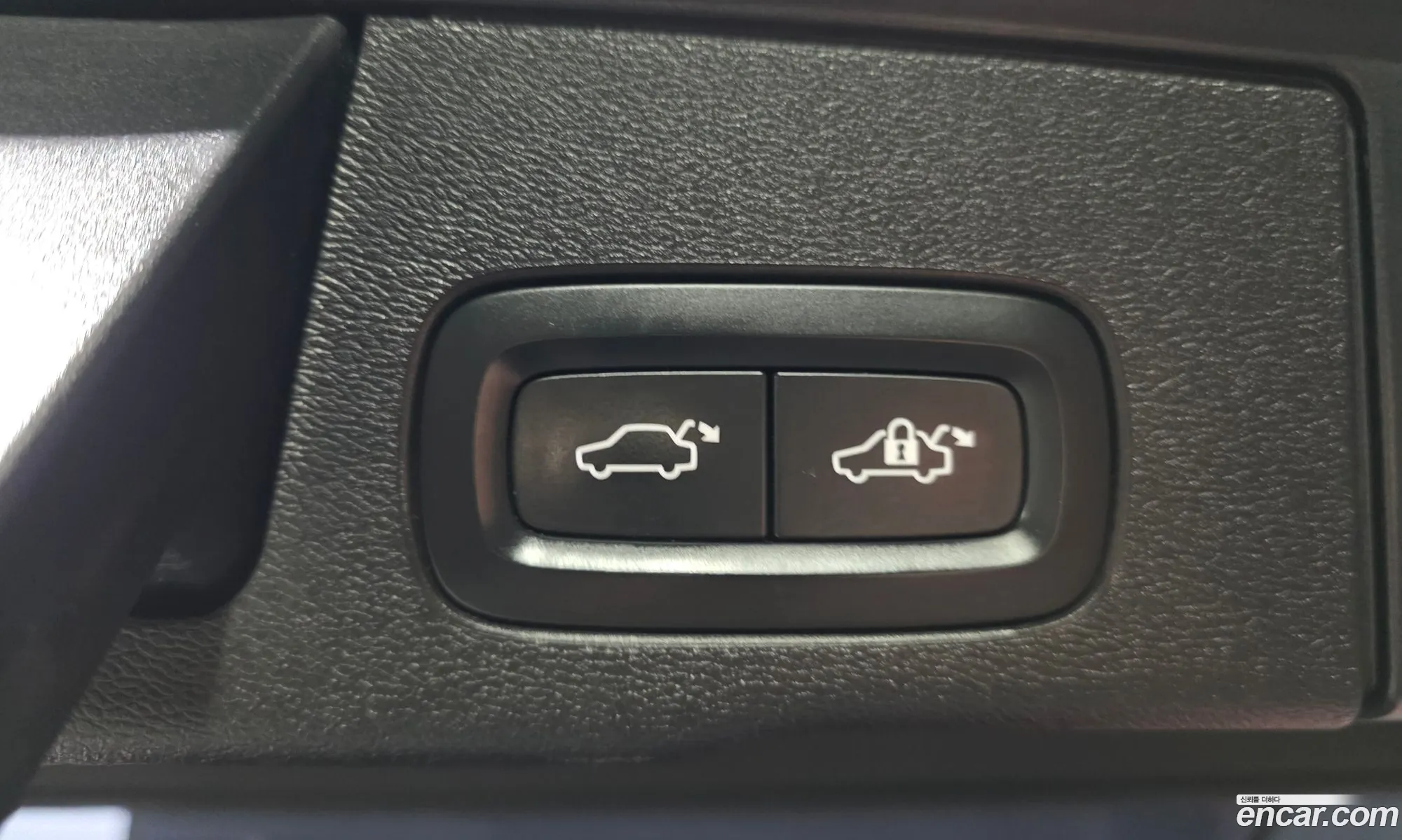 Volvo XC60 2018 — 32