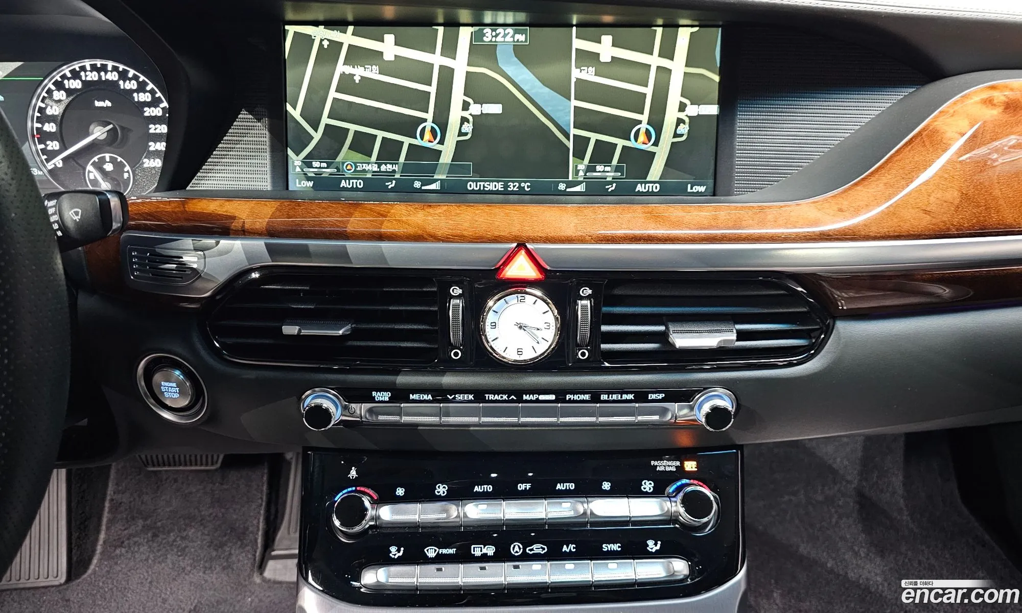 Genesis EQ900 2016 — 3