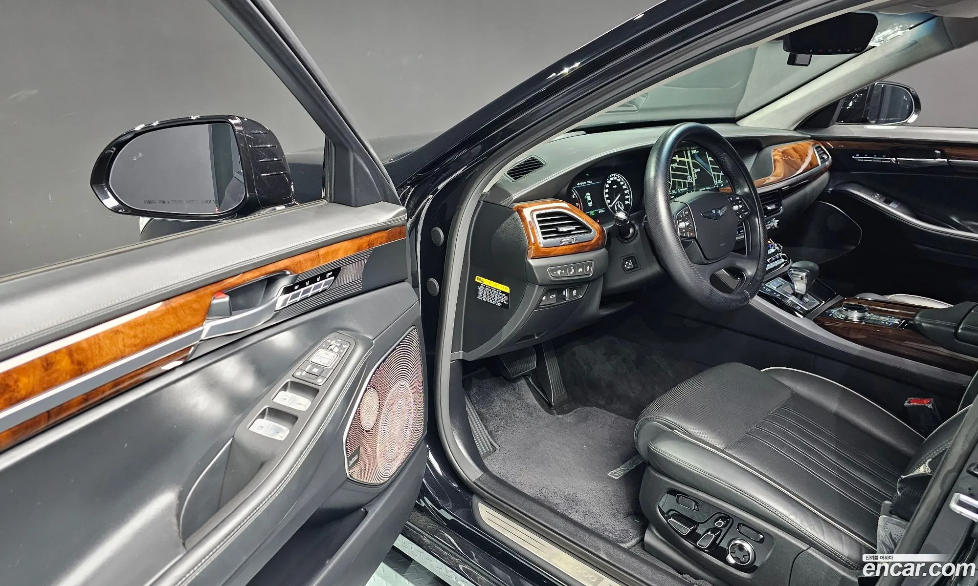 Genesis EQ900 2016 — 13
