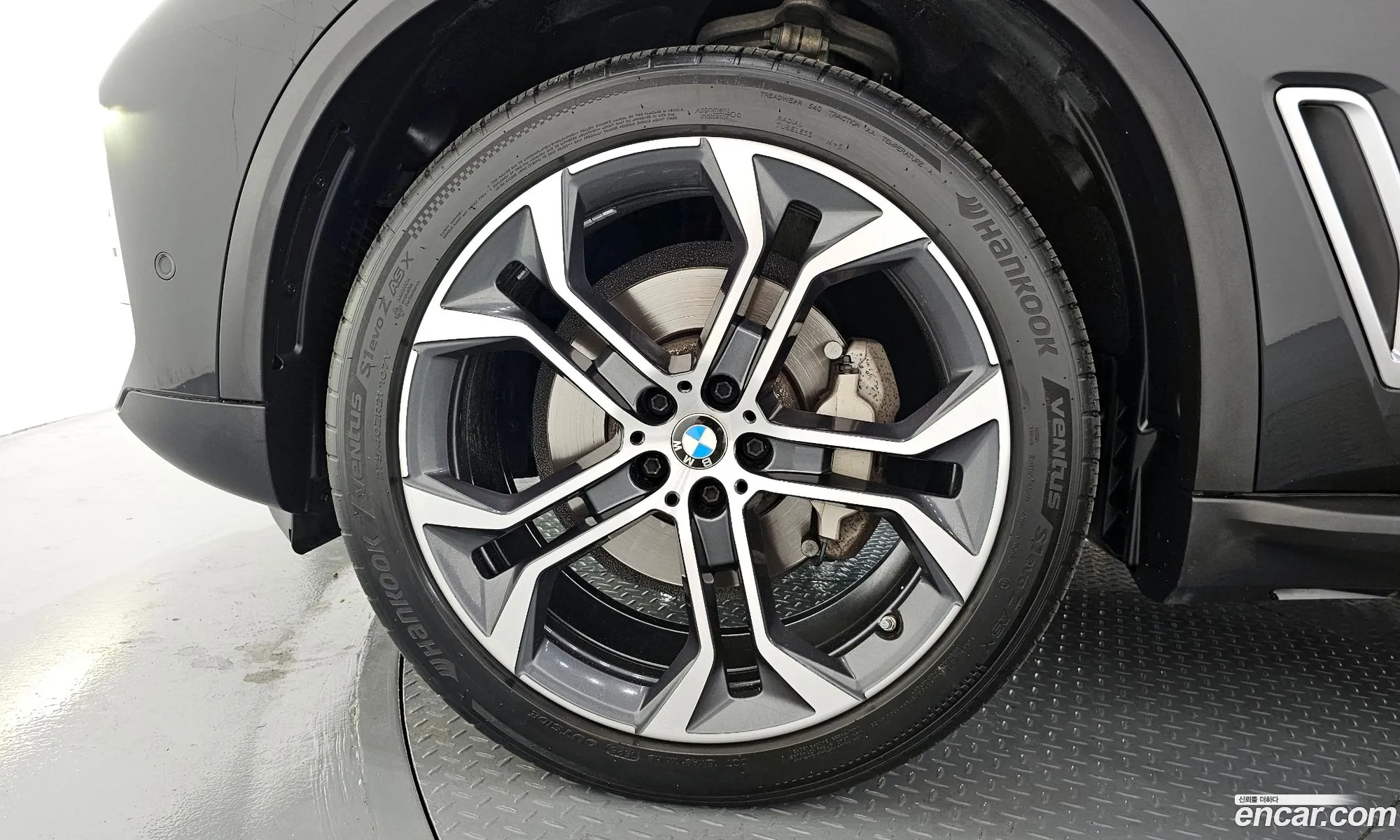 BMW X5 2023 WBACR610XP9P75302 — 19