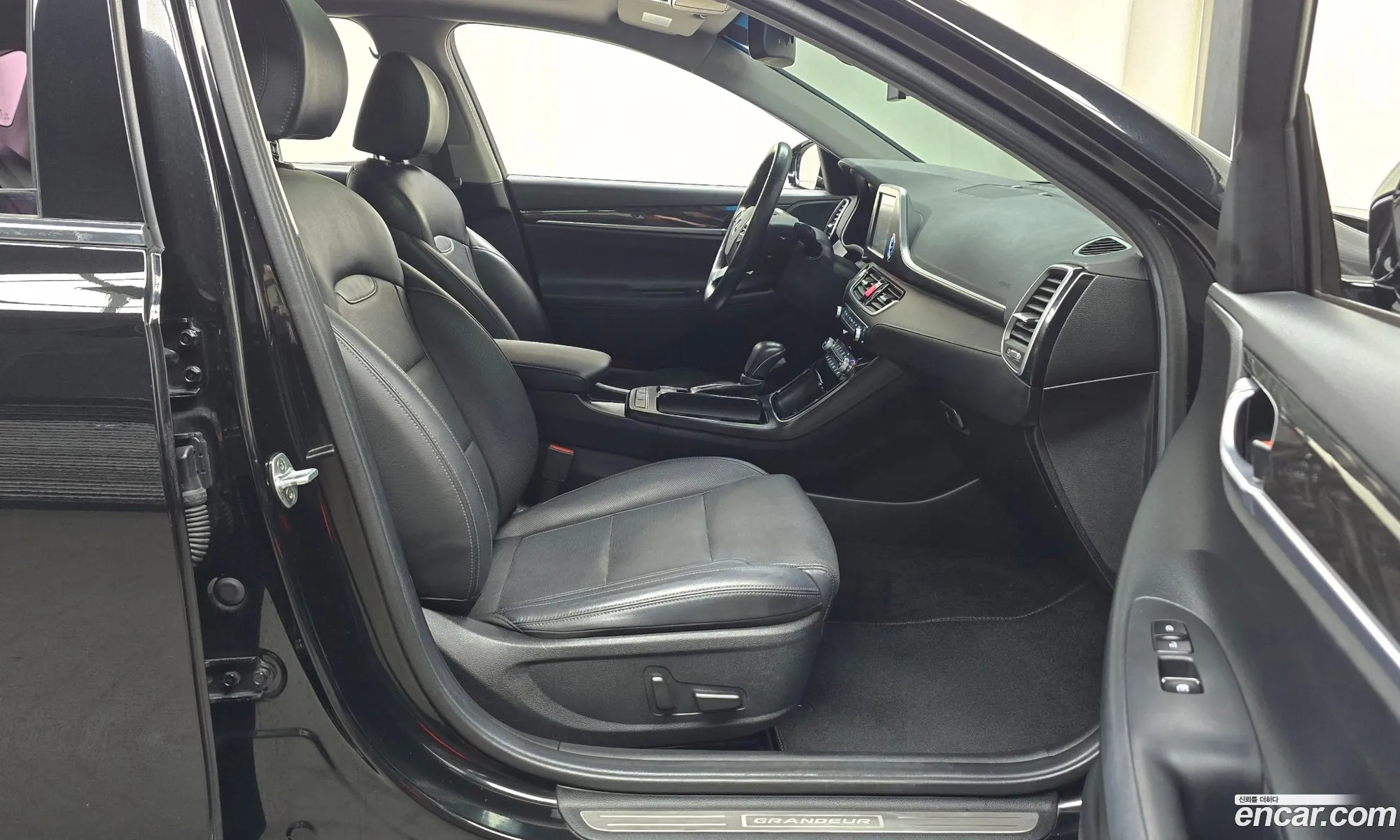Hyundai Grandeur IG 2018 — 30