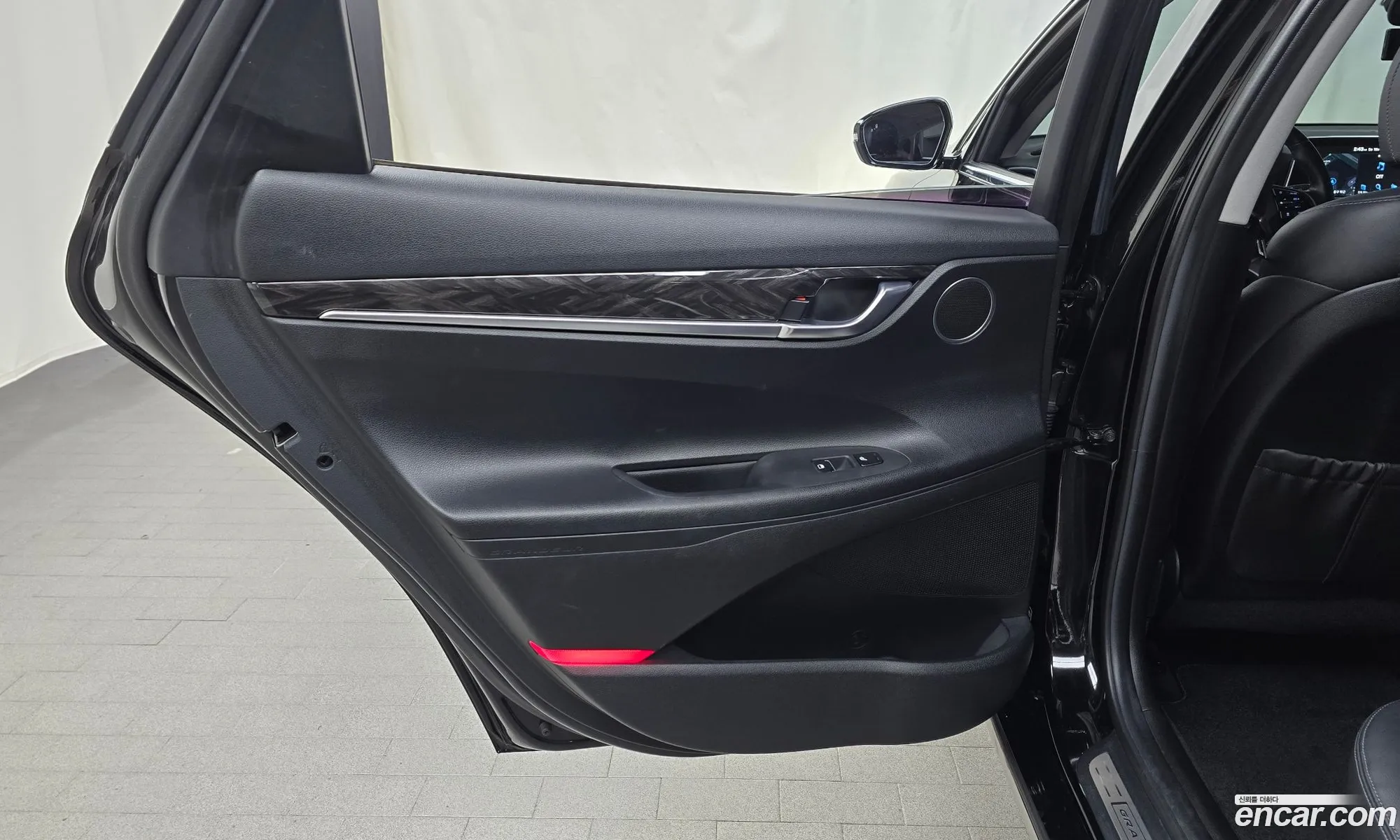 Hyundai Grandeur IG 2018 — 28