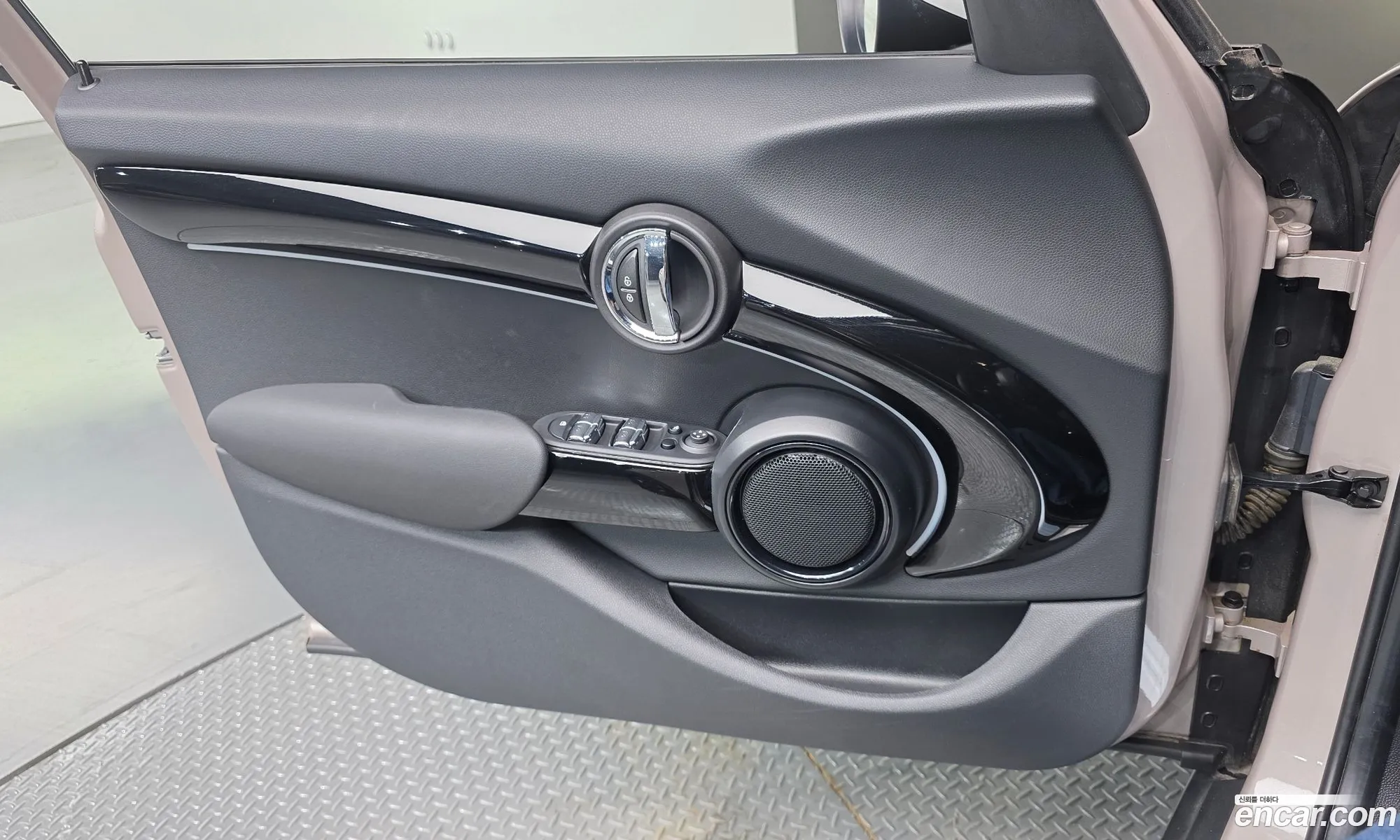 Mini Cooper 2024 WMW41DK09R2V41498 — 8