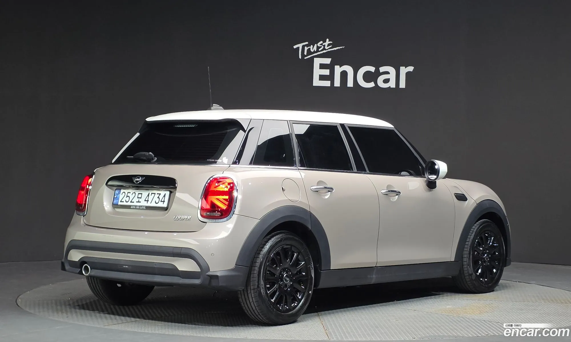 Mini Cooper 2024 WMW41DK09R2V41498 — 2