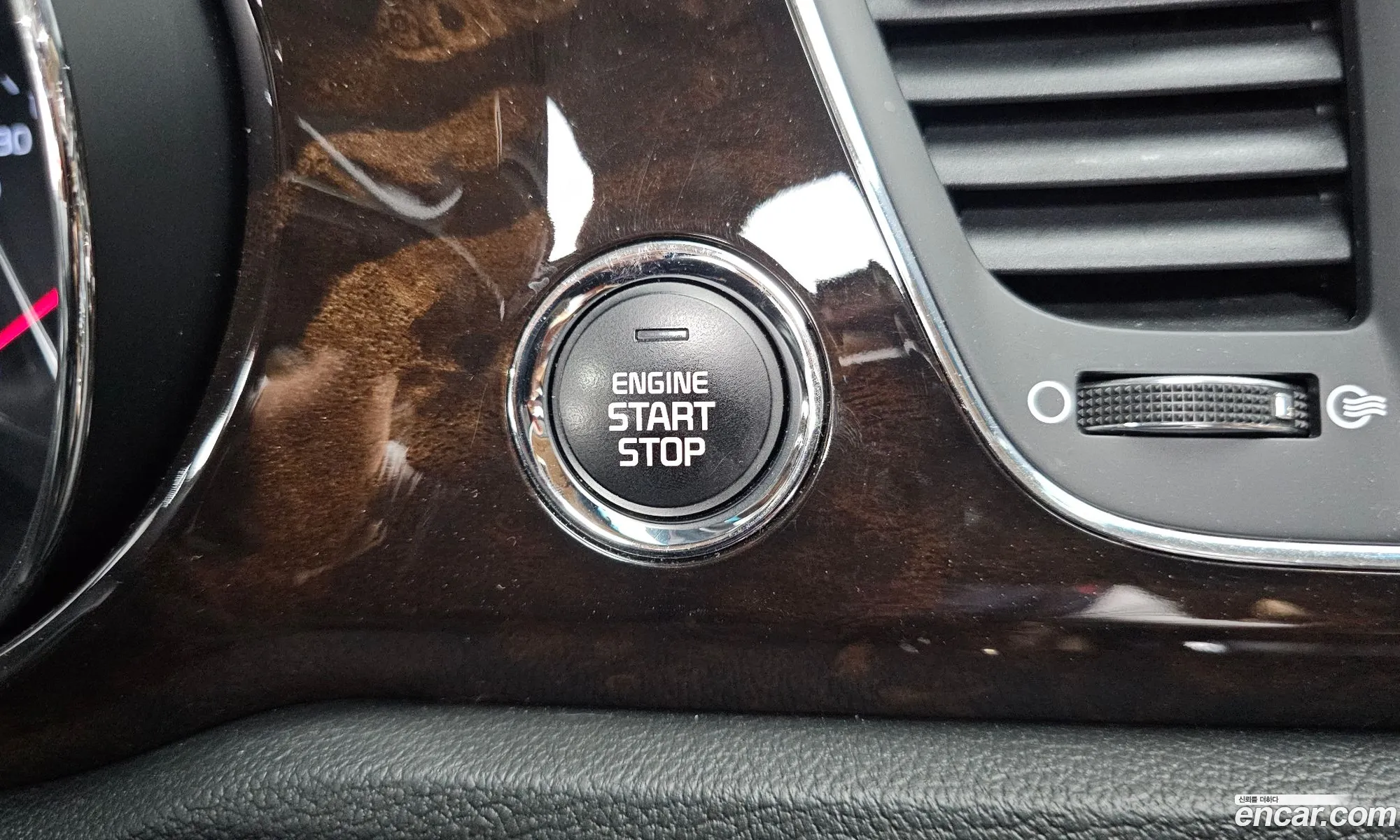 Kia Carnival 2018 KNAME81ABKS517817 — 12