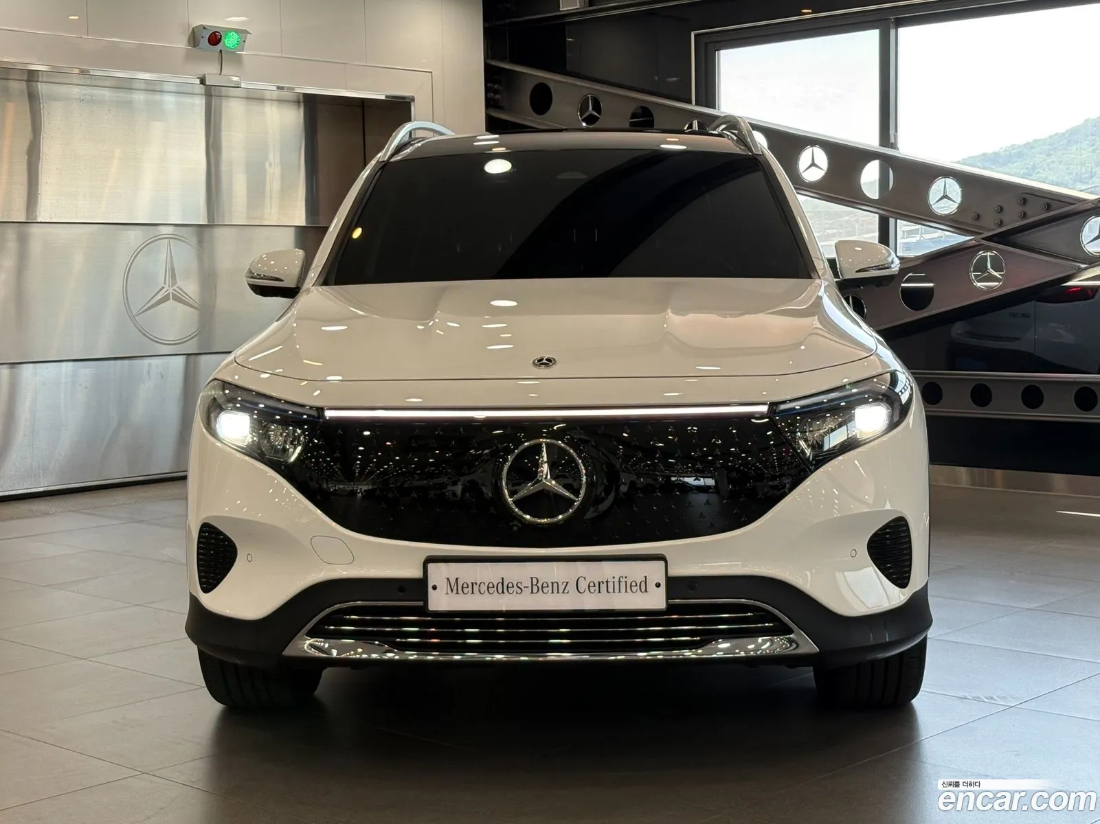 Mercedes-Benz EQB X243 2025 — 14