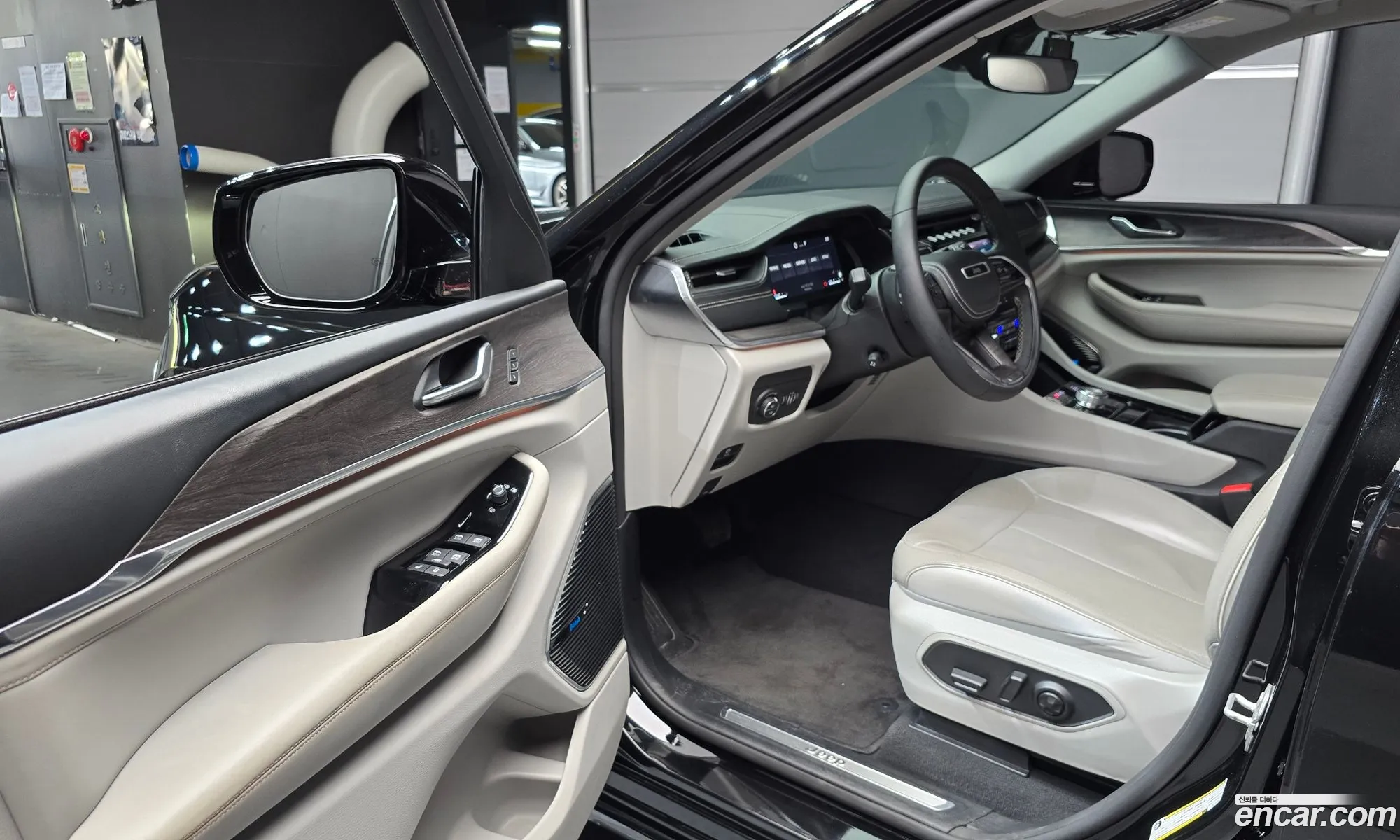 Jeep Grand Cherokee 2023 — 28