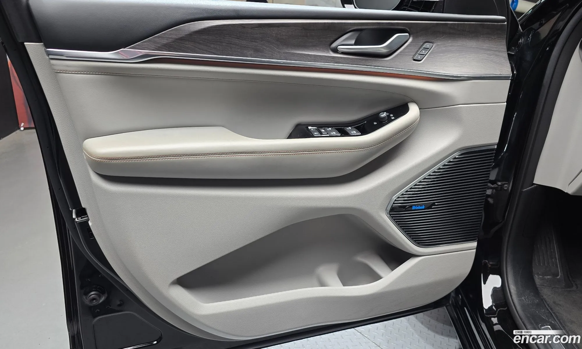 Jeep Grand Cherokee 2023 — 23