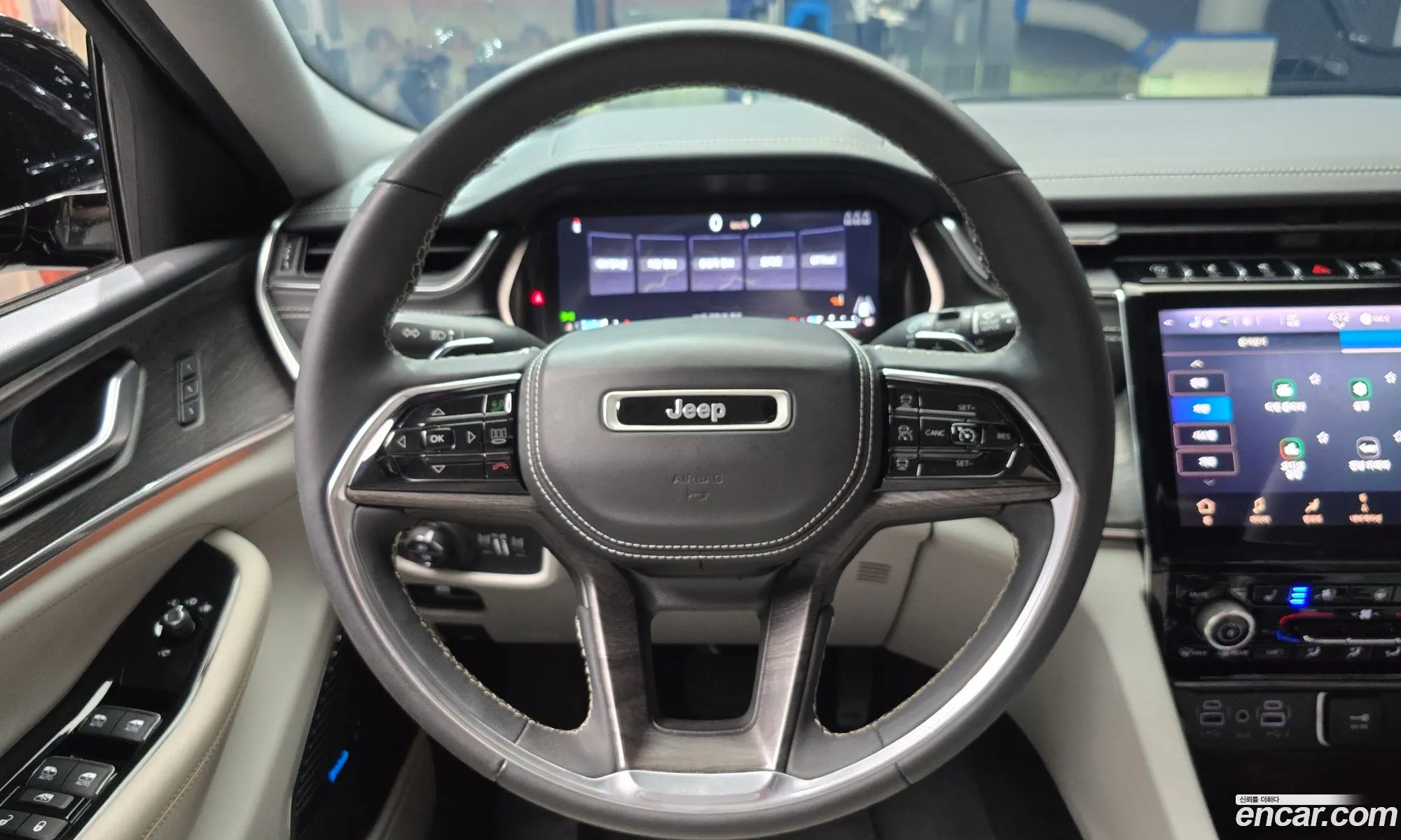 Jeep Grand Cherokee 2023 — 13