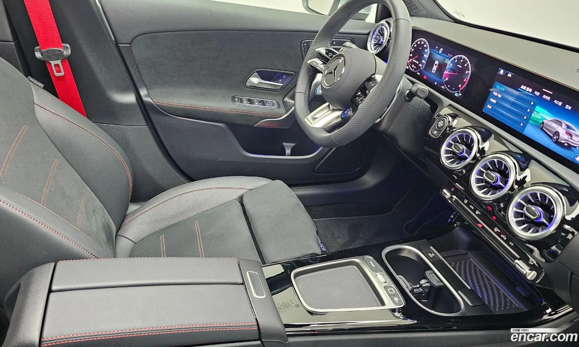 Mercedes-Benz A-Class W177 2025 — 10