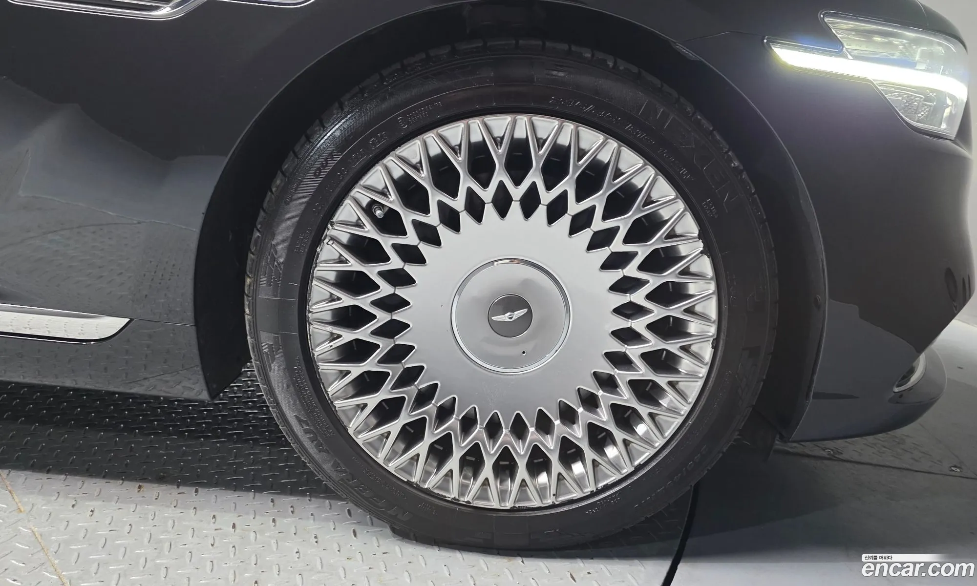 Genesis G90 2020 — 18