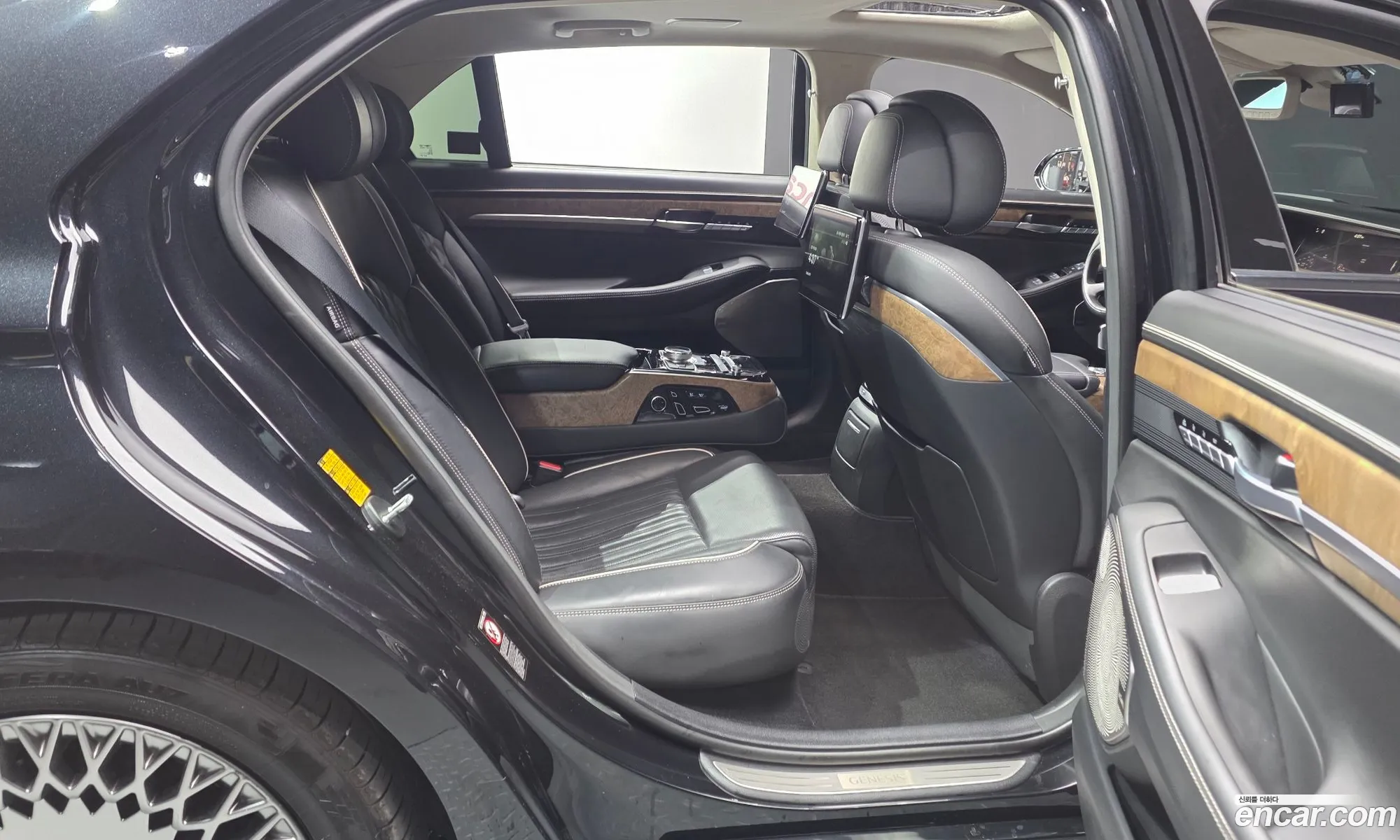 Genesis G90 2020 — 29