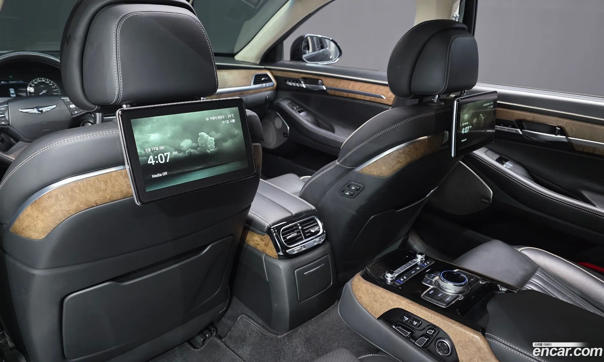 Genesis G90 2020 — 2