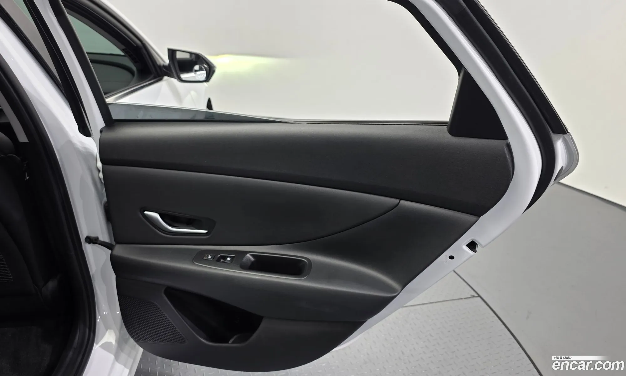 Hyundai Elantra 2022 — 20