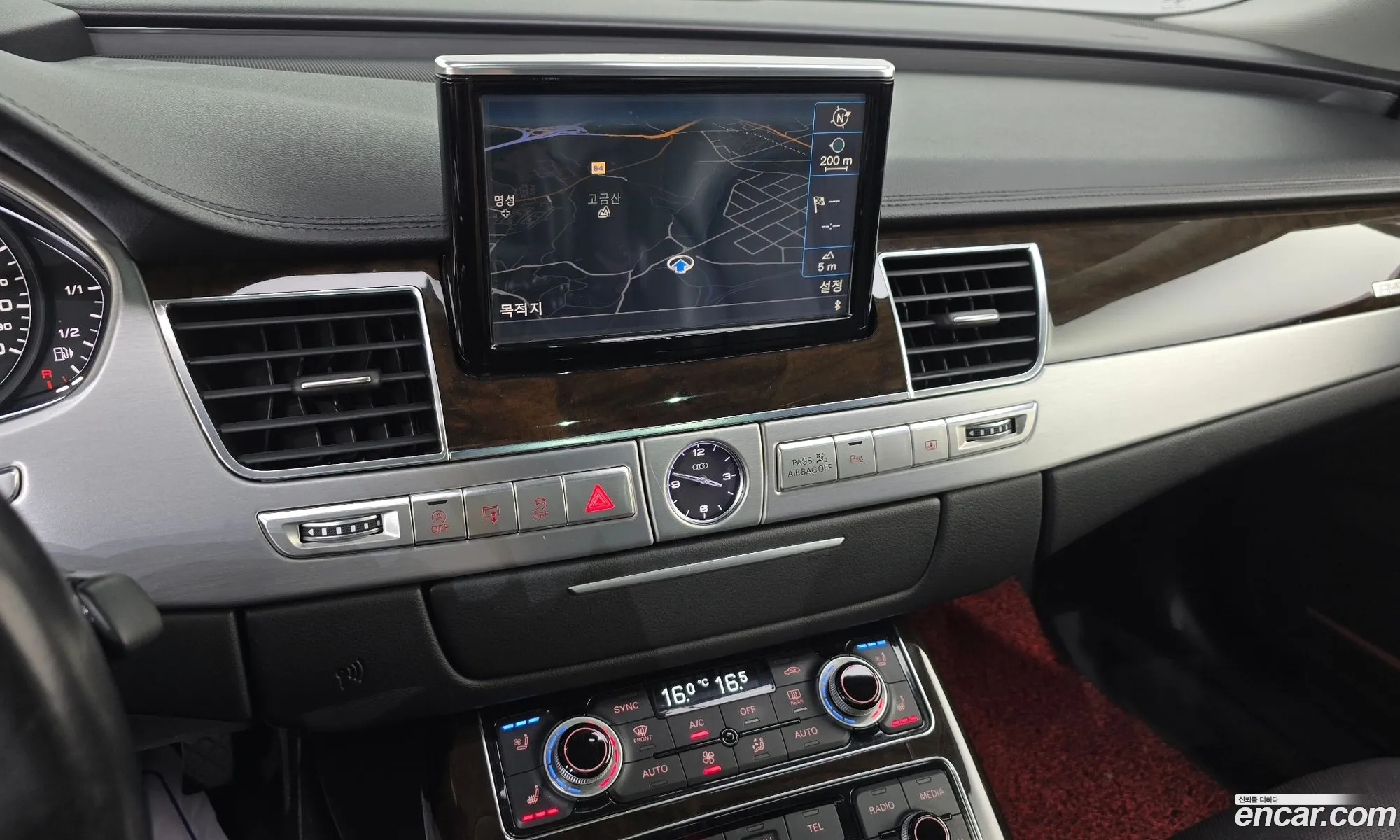Audi A8 2015 WAUZZZ4H6FN027648 — 2