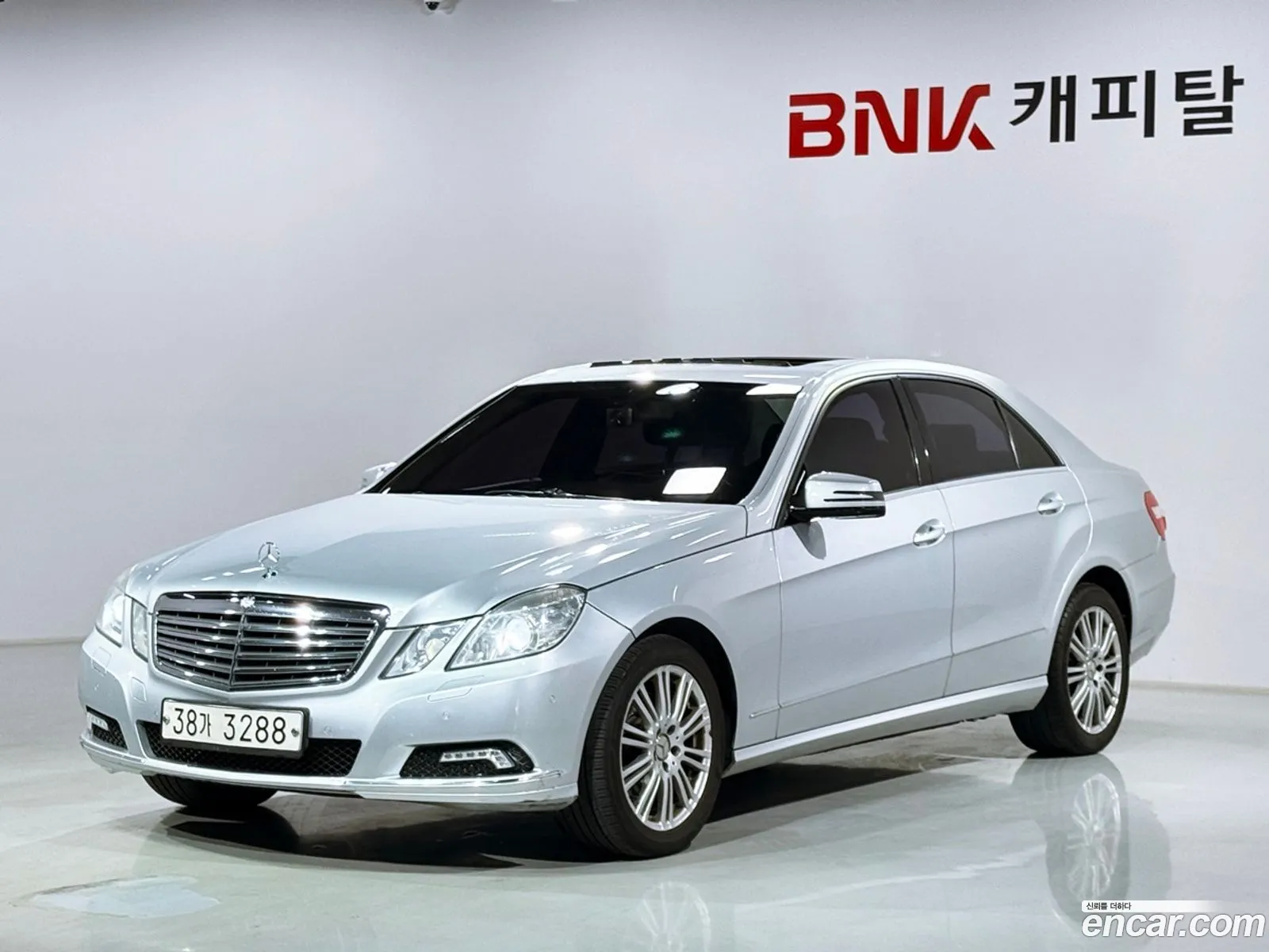 Mercedes-Benz E-Class W212 2009 — 19