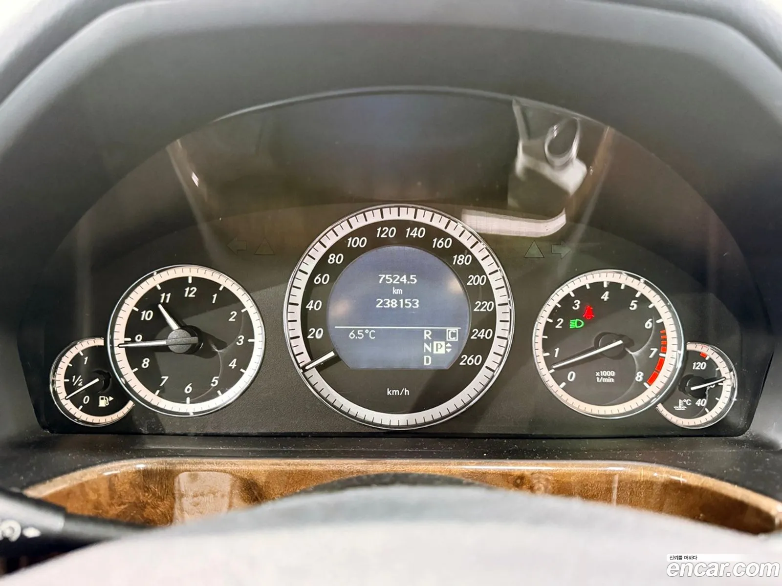 Mercedes-Benz E-Class W212 2009 — 15