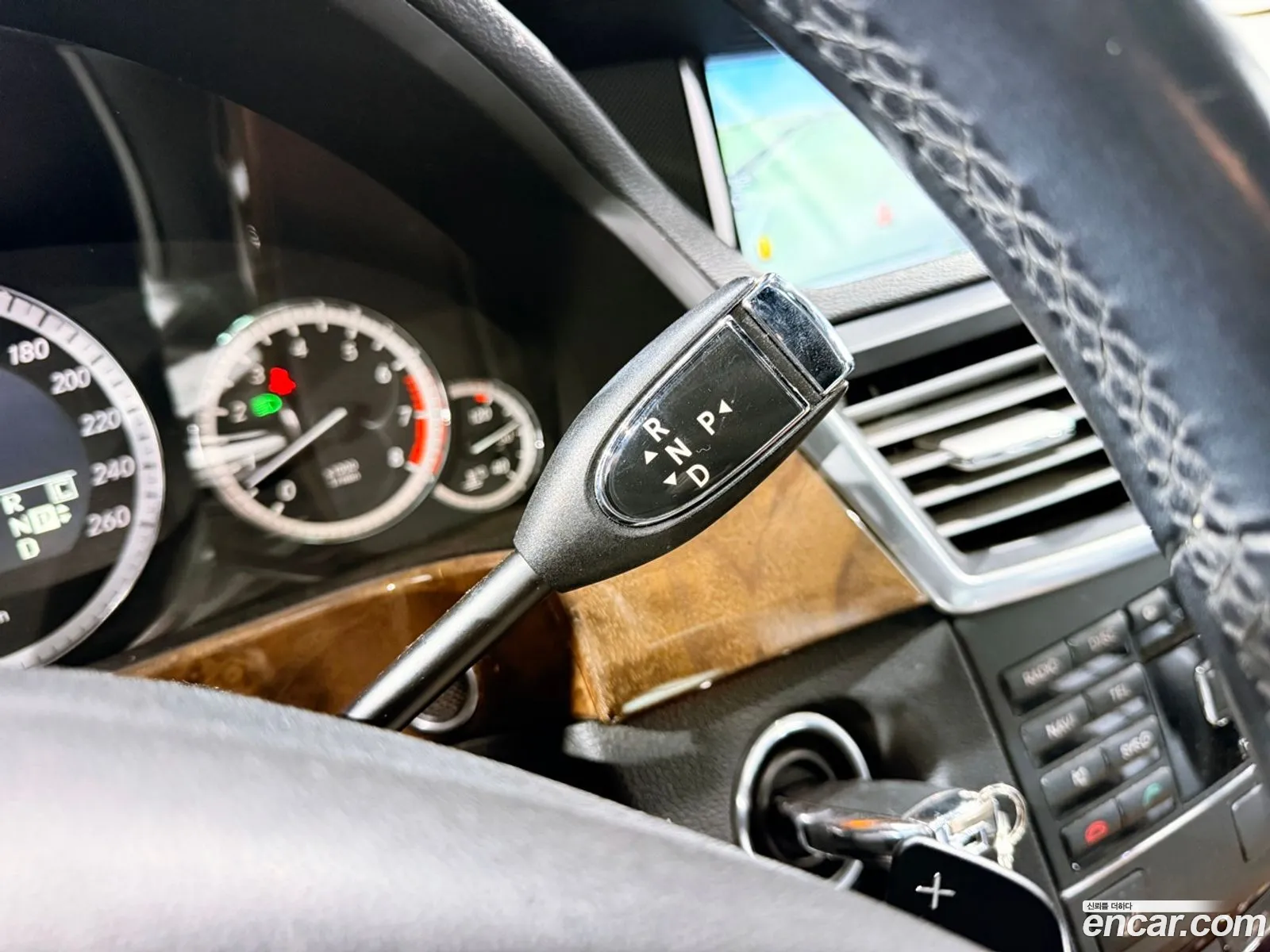 Mercedes-Benz E-Class W212 2009 — 10