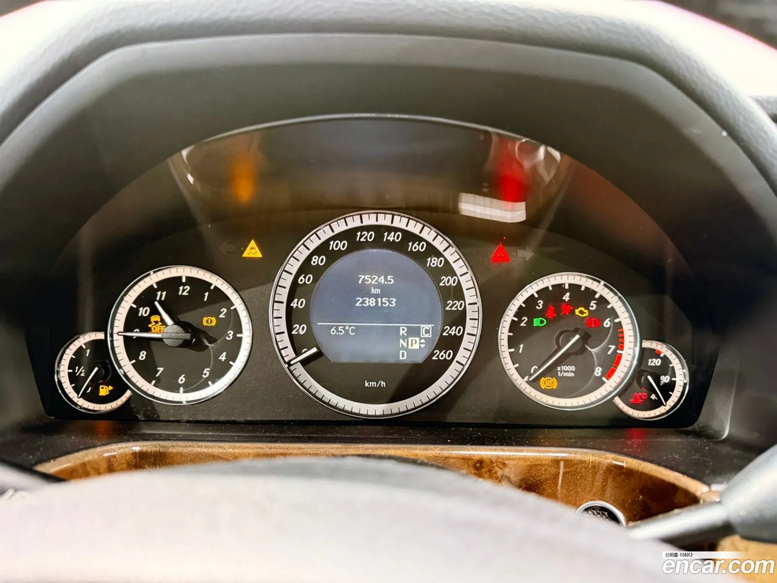 Mercedes-Benz E-Class W212 2009 — 12