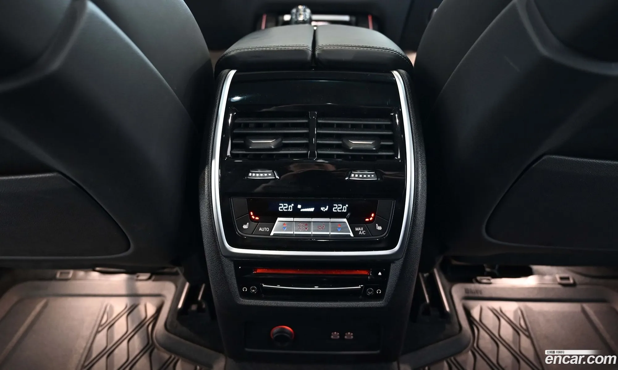 BMW X7 2021 — 16