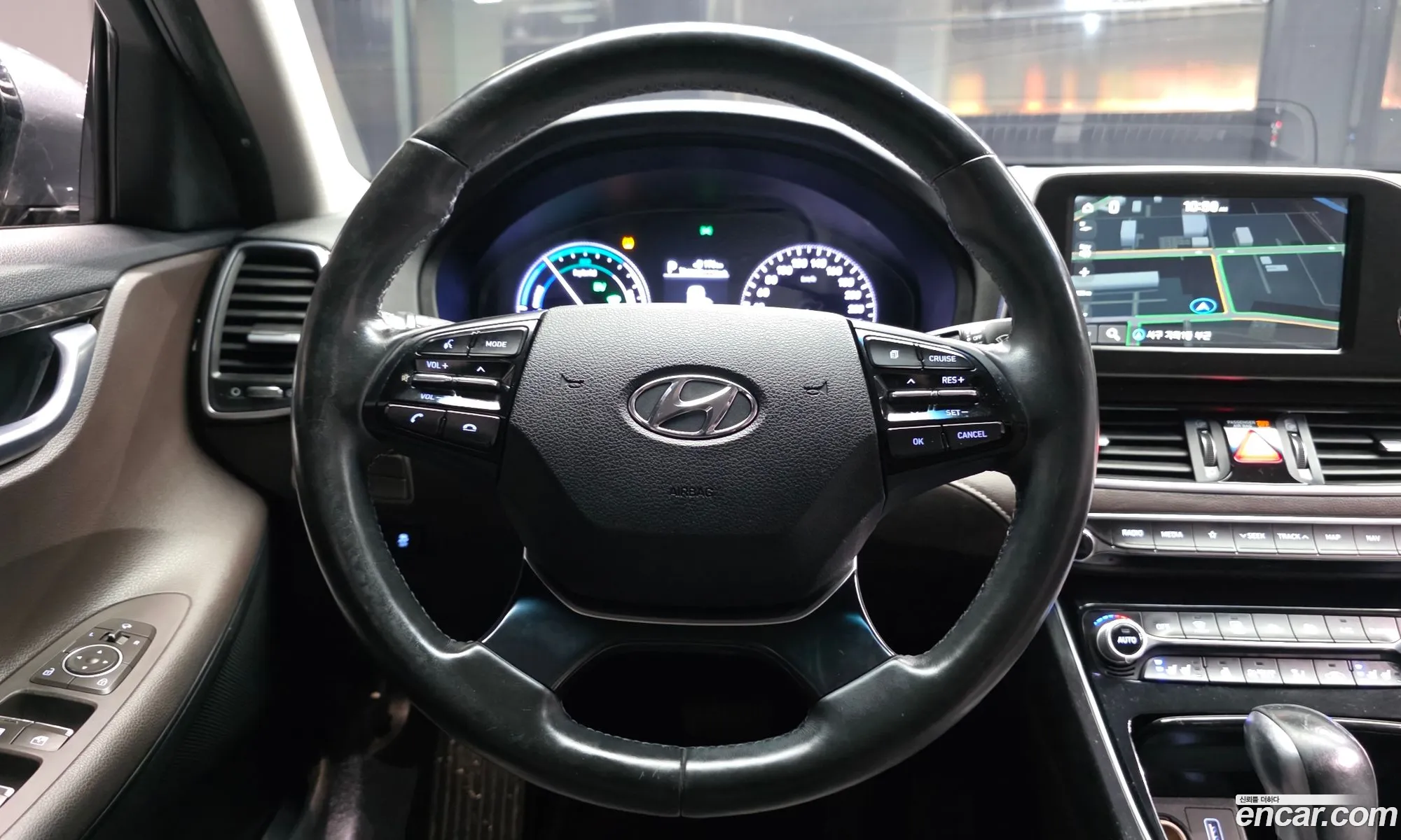 Hyundai Grandeur IG Hybrid 2018 — 17