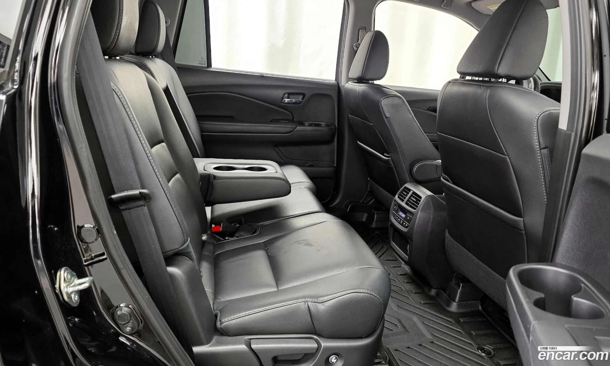 Honda Pilot 2019 5FNYF6860KB200376 — 10