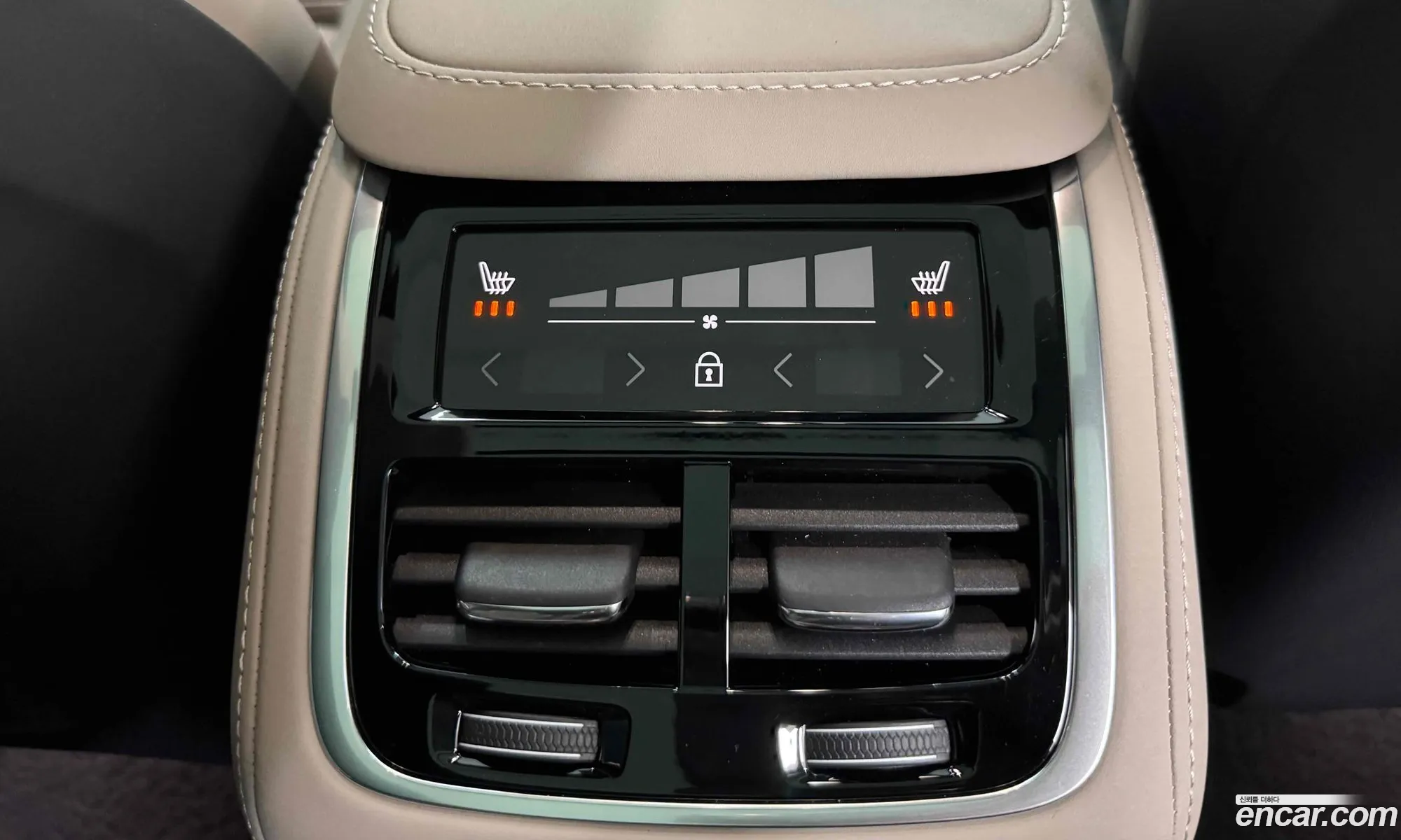 Volvo XC90 2025 — 8