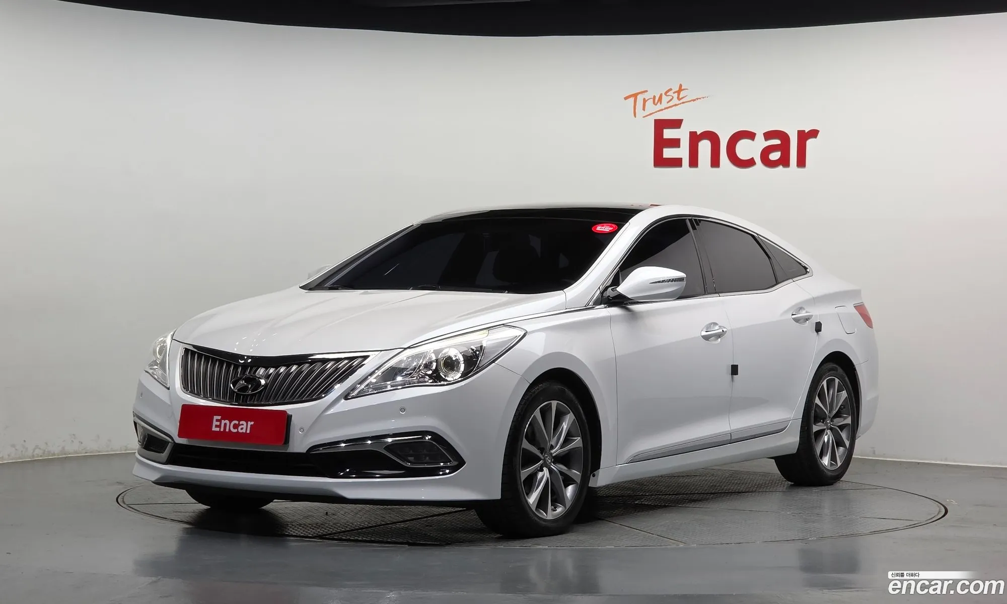 Hyundai Grandeur HG 2015 — 17