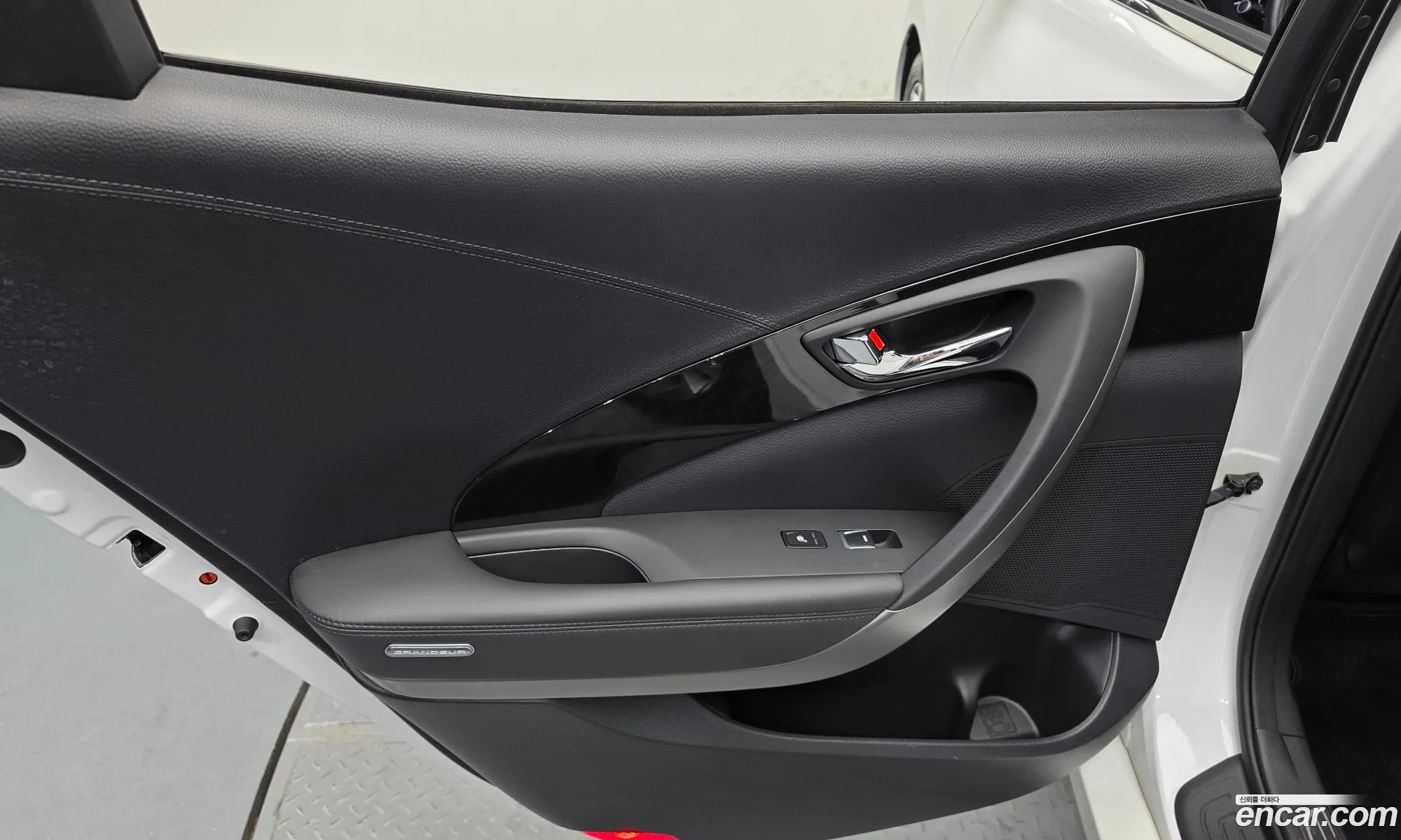 Hyundai Grandeur HG 2015 — 27