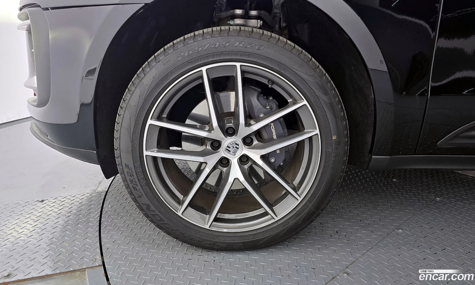 Porsche Macan 2024 WP1AA2A53RLB04631 — 18
