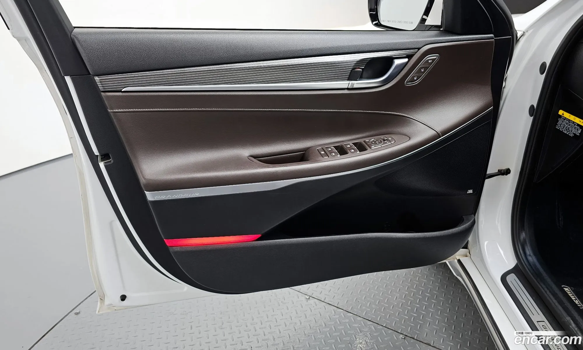 Hyundai Grandeur IG 2017 — 24