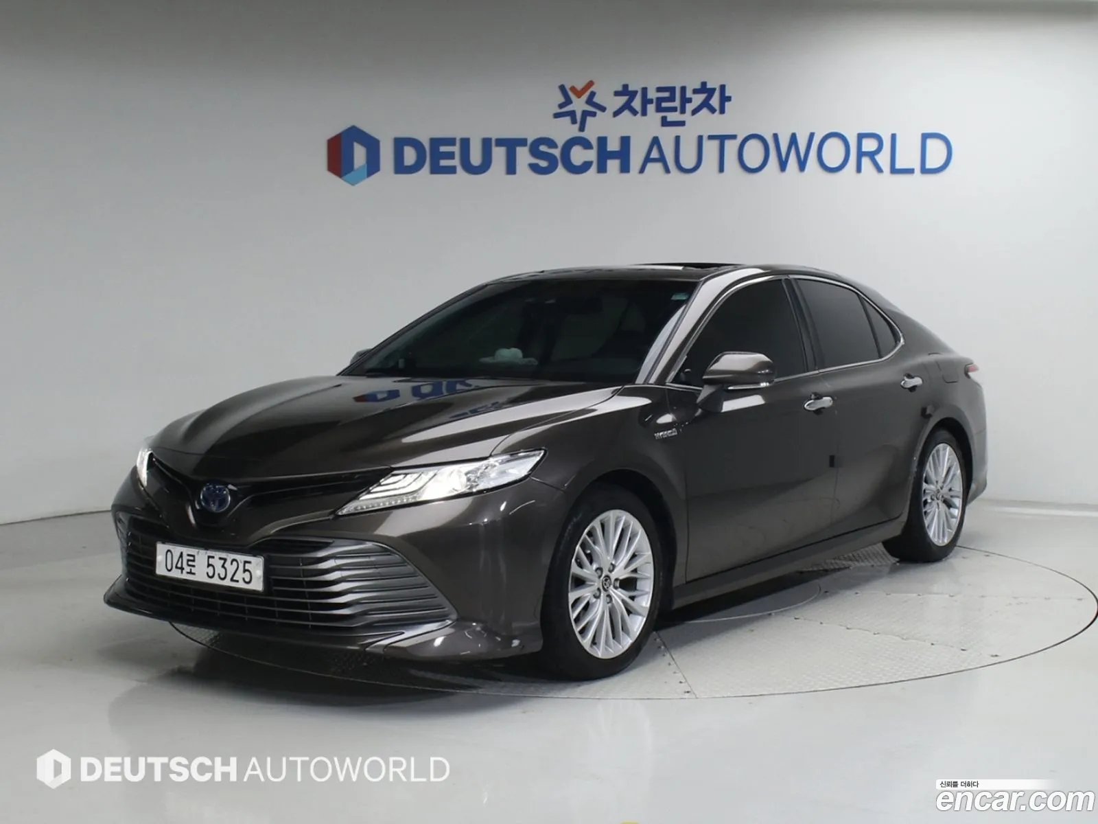 Toyota Camry 2018 — 16