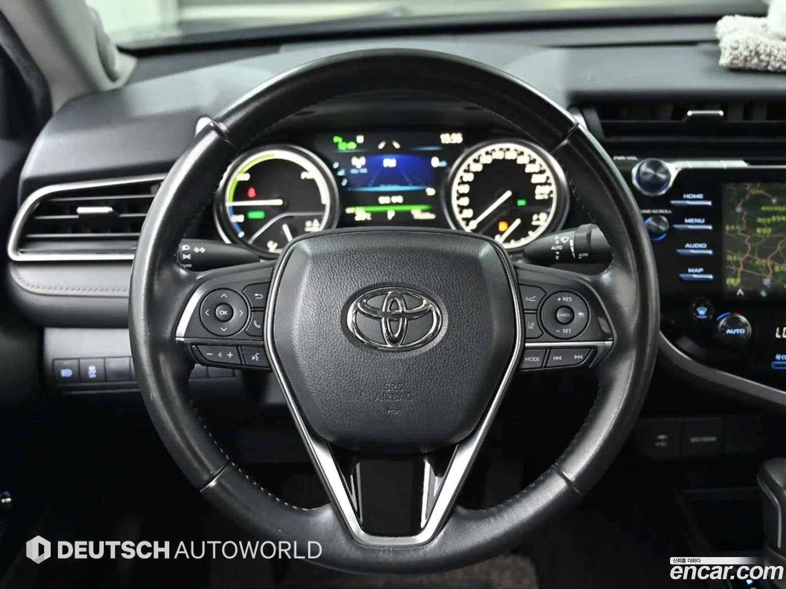 Toyota Camry 2018 — 20