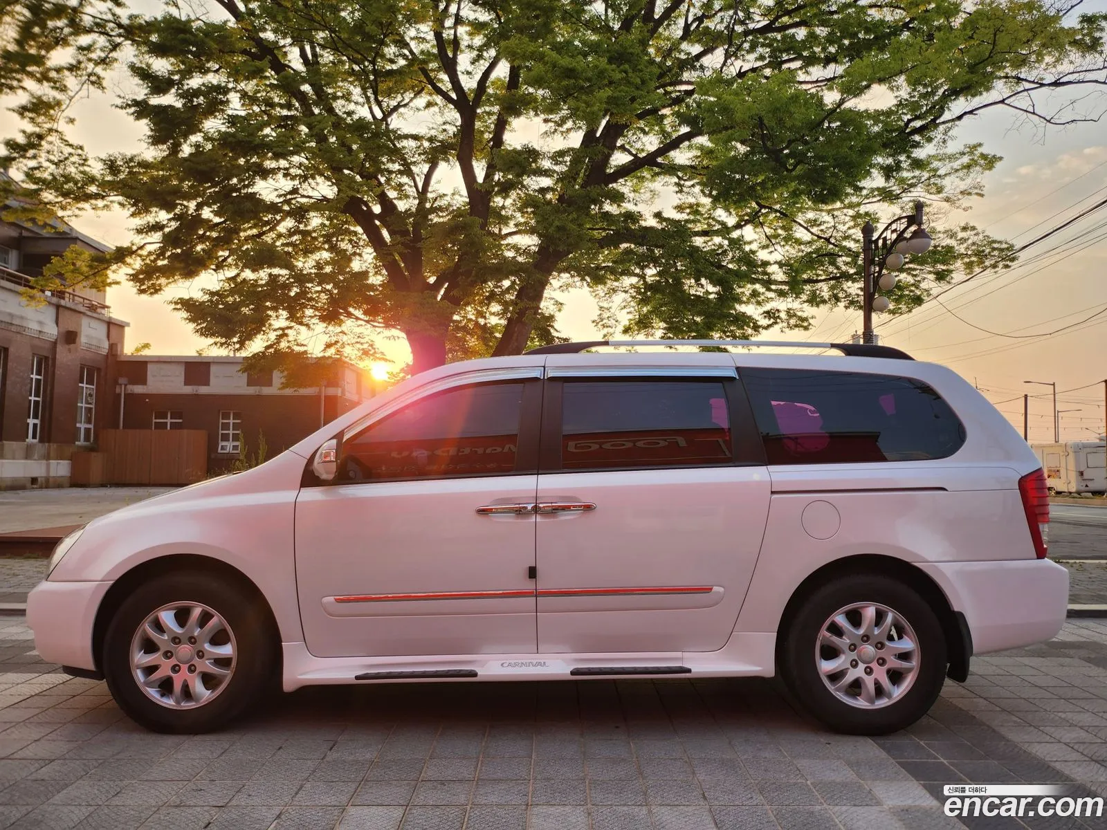 Kia Carnival R 2013 — 14
